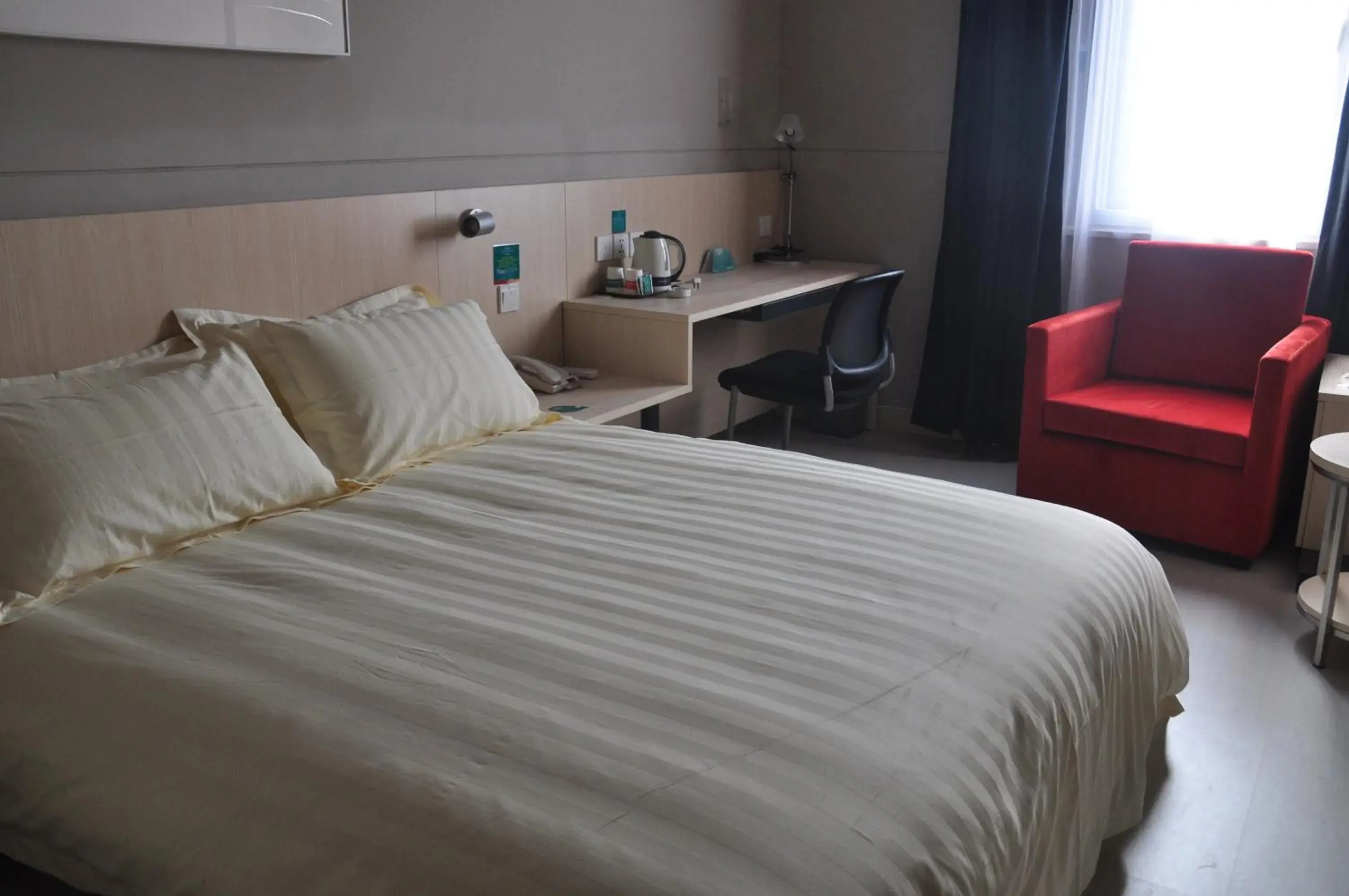 Photo of the whole room, Bed in Jinjiang Inn Xiaoshan International Airport Photo of the whole room, Bed in Jinjiang Inn Xiaoshan International Airport