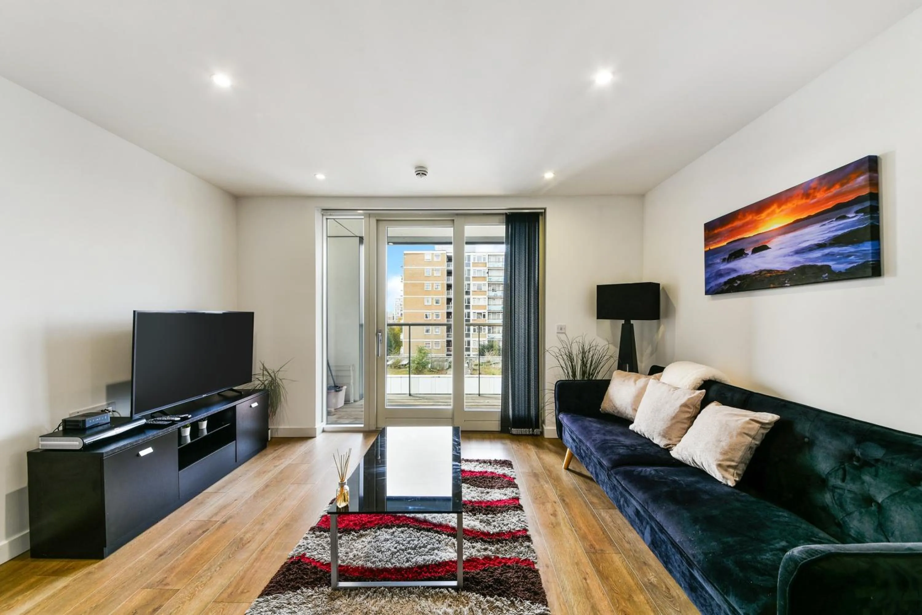 Luxury 2 bed 2 bath apartment in Canary Wharf