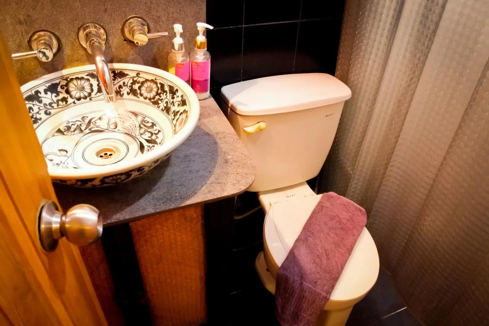 Toilet in The North Hotel