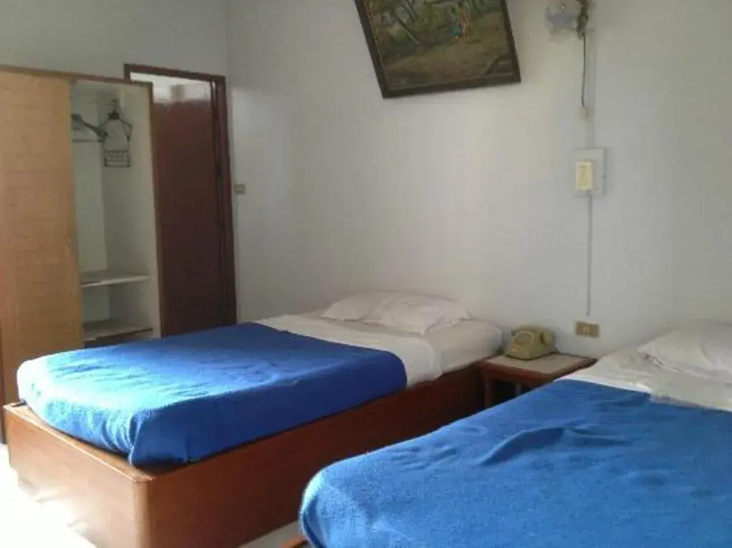 Economy Double or Twin Room with Fan in Hotel O Top North Guesthouse Economy Double or Twin Room with Fan in Hotel O Top North Guesthouse