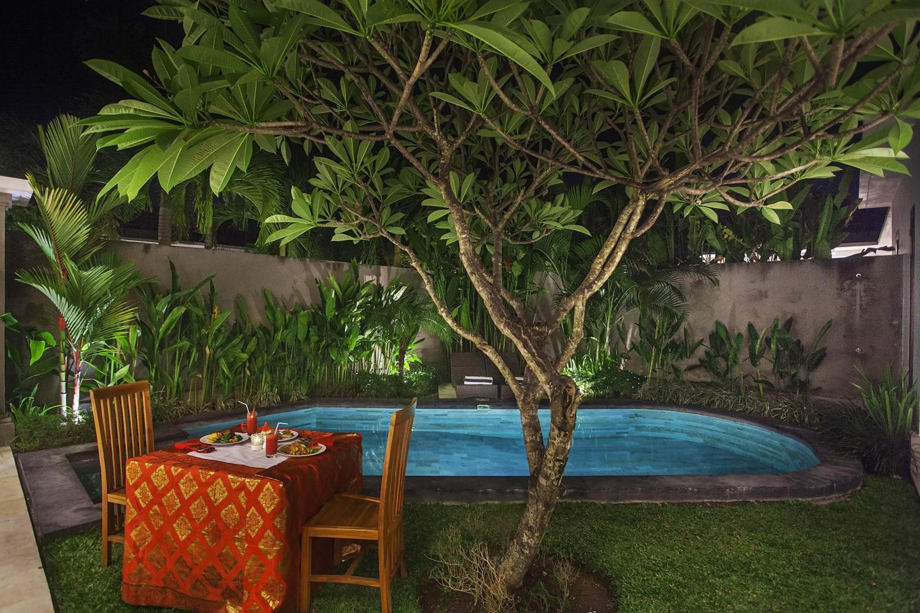 Night in Kubu Manggala Villas Seminyak