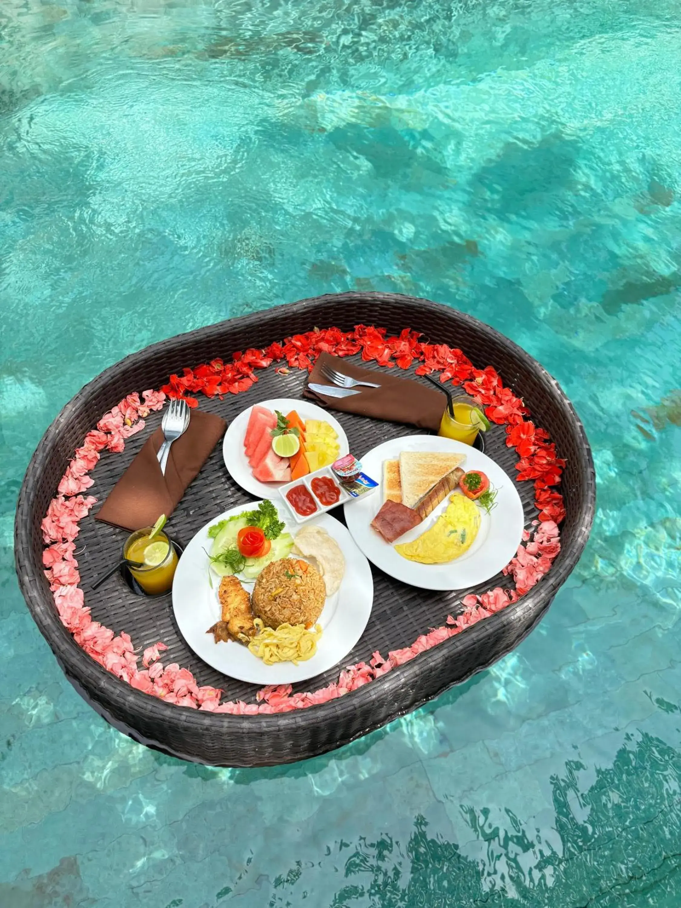 Food and drinks in Kubu Manggala Villas Seminyak Food and drinks in Kubu Manggala Villas Seminyak