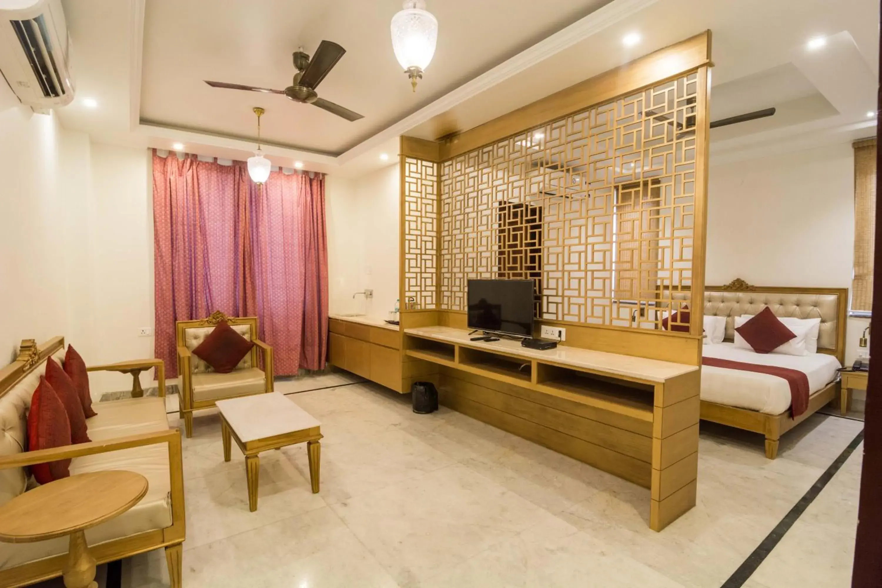 Bed in Pandya Niwas Bed in Pandya Niwas