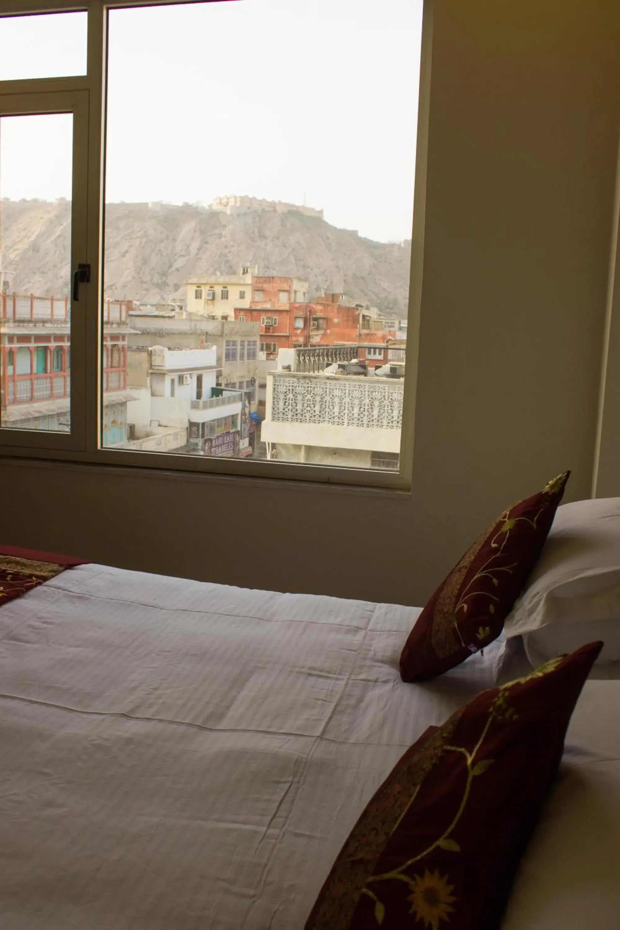 Mountain view, Bed in Pandya Niwas Mountain view, Bed in Pandya Niwas