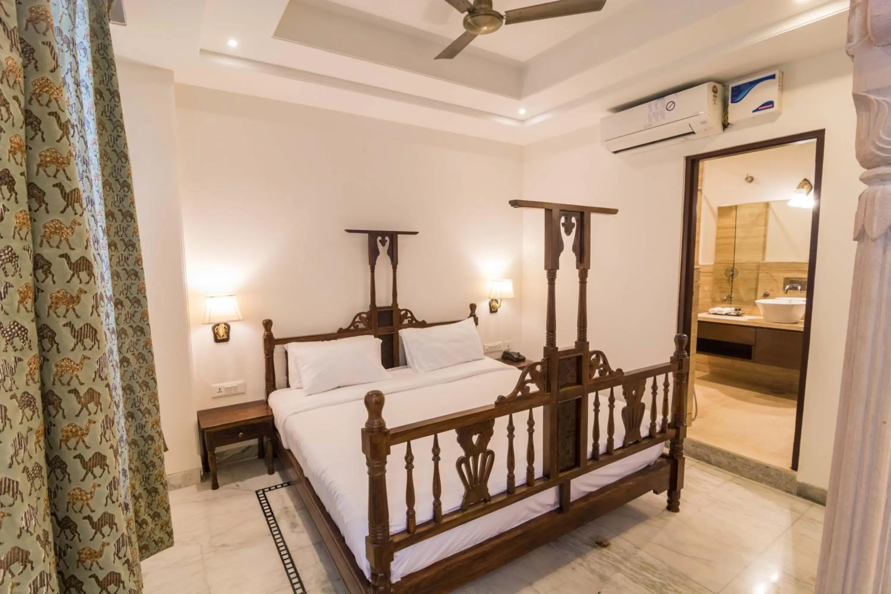 Bed in Pandya Niwas Bed in Pandya Niwas