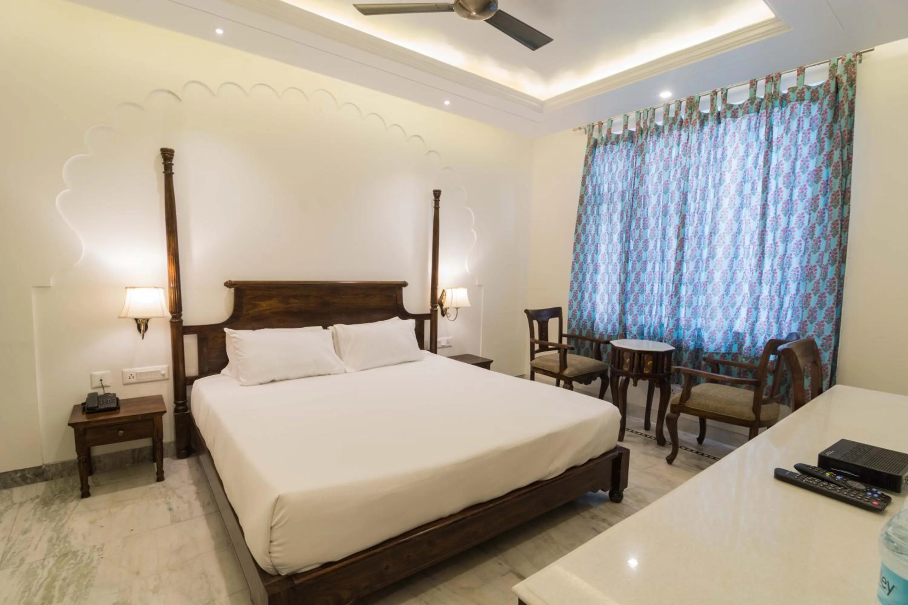Breakfast, Bed in Pandya Niwas