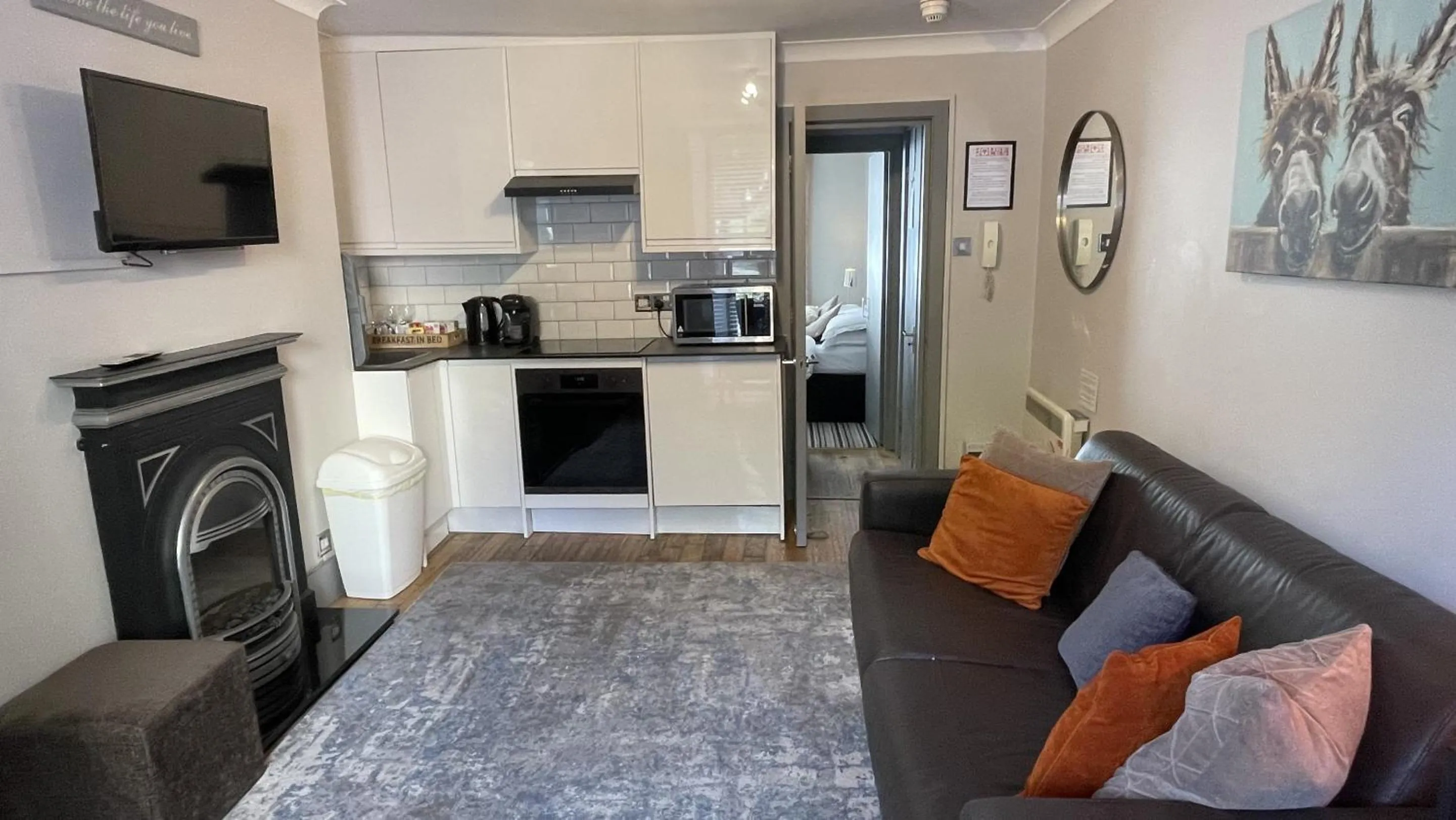 Living room in EI8HT Brighton Guest Accommodation