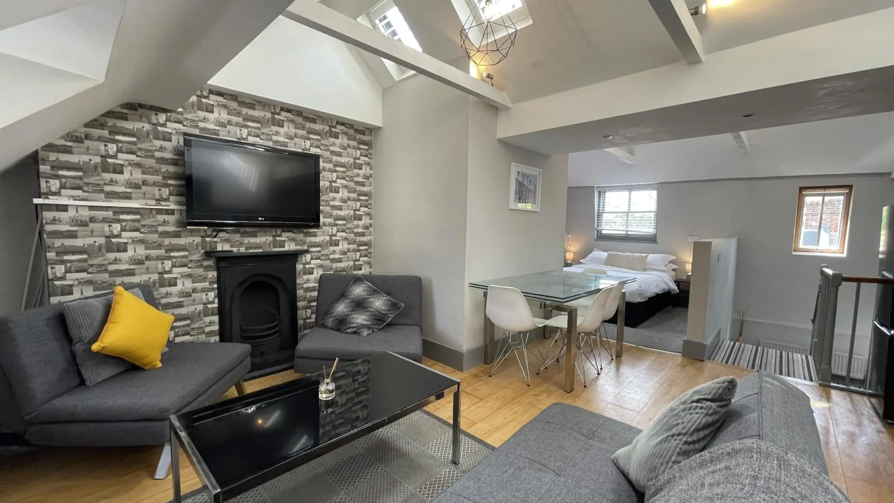 Bedroom in EI8HT Brighton Guest Accommodation Bedroom in EI8HT Brighton Guest Accommodation