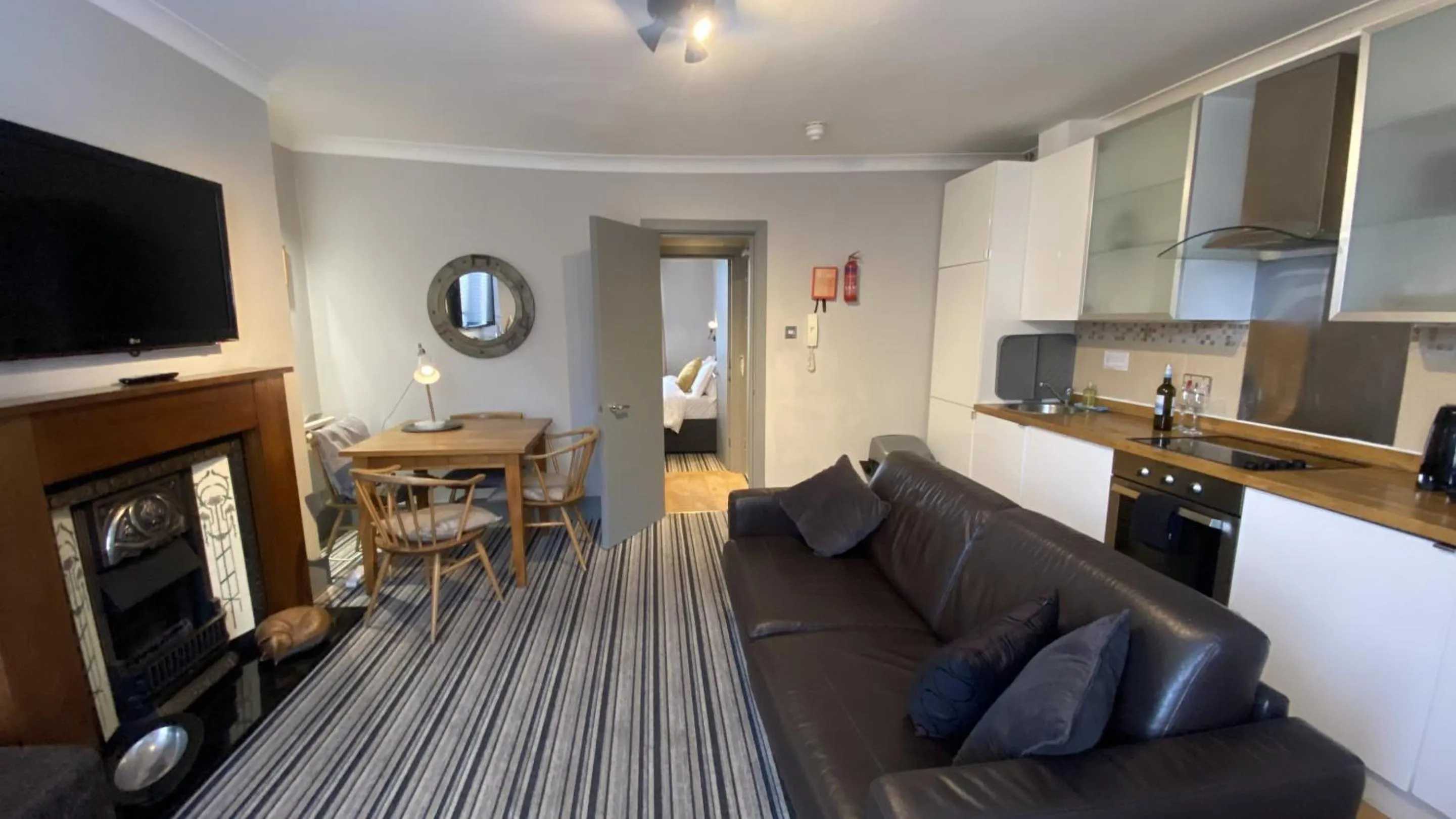 Living room in EI8HT Brighton Guest Accommodation