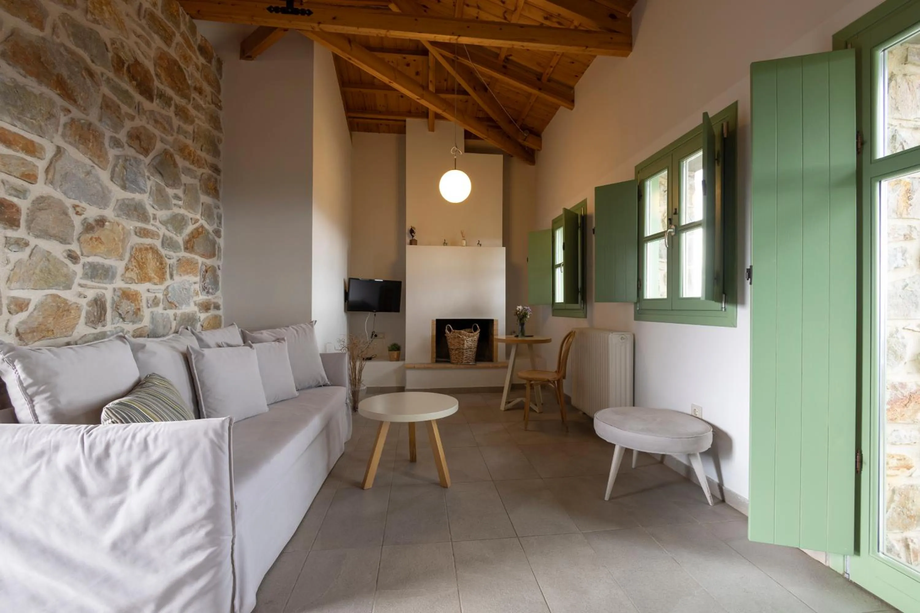 Seating area in Foresta in Medias Mores