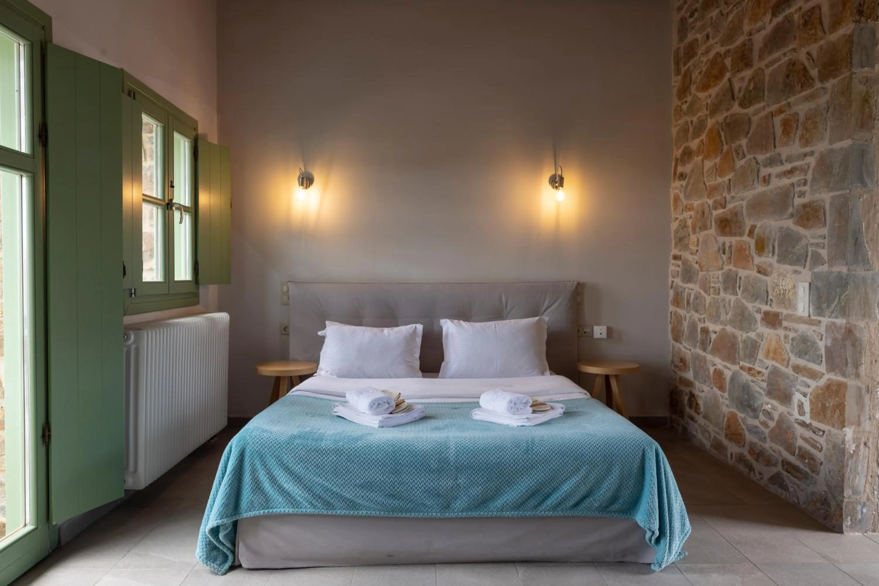 Bed in Foresta in Medias Mores