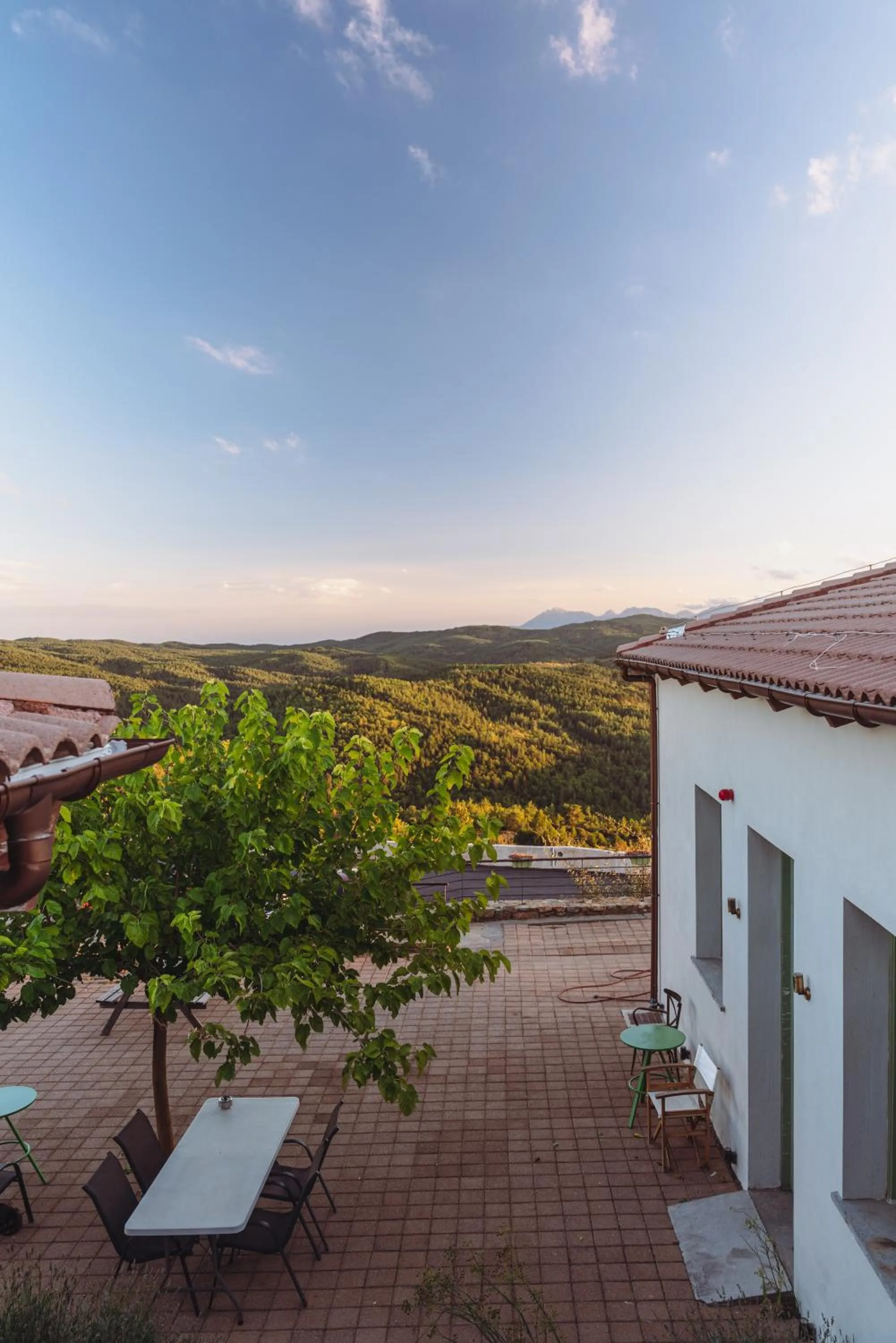 Property building in Foresta in Medias Mores