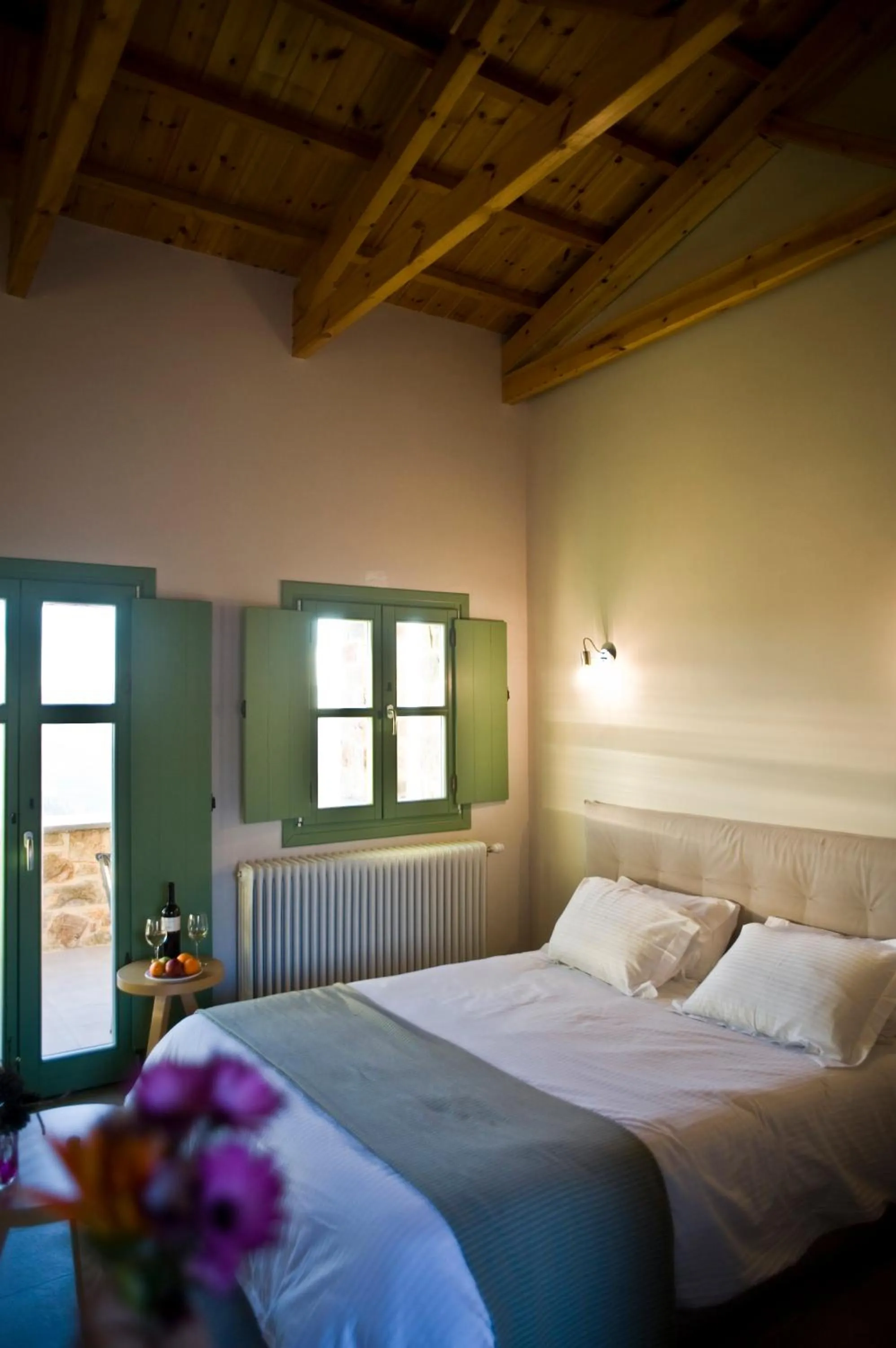 Photo of the whole room, Bed in Foresta in Medias Mores