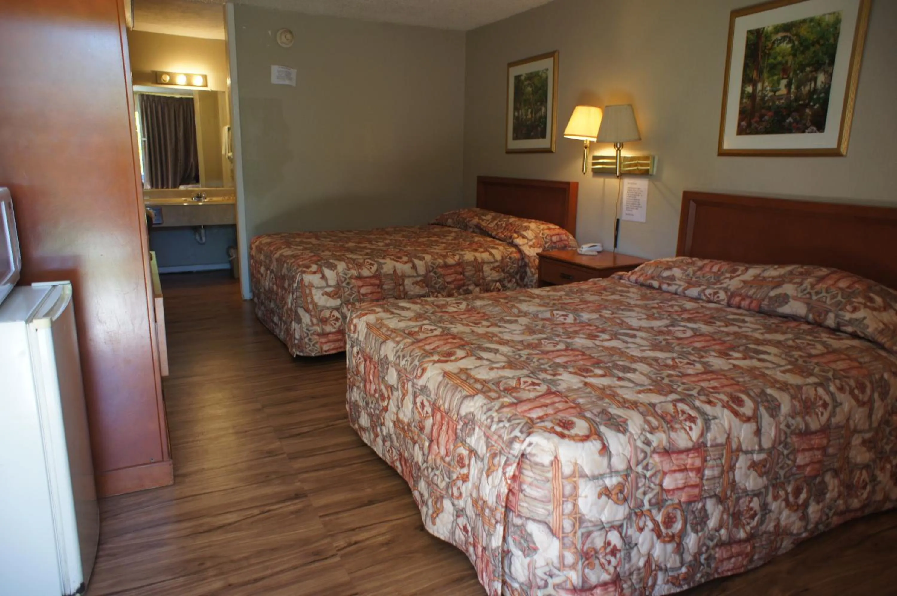 Bed in Executive Inn & Suites