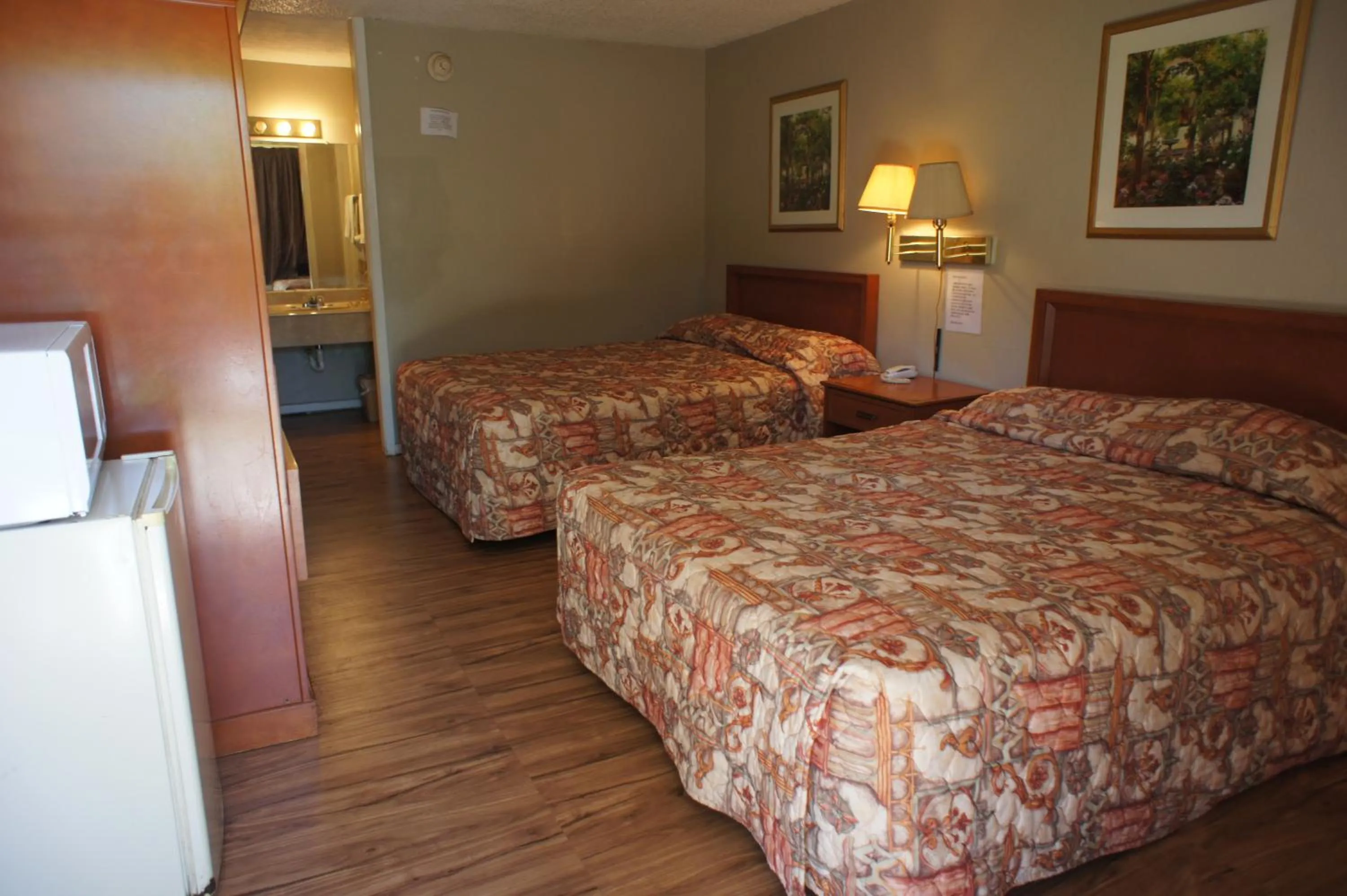 Bed in Executive Inn & Suites