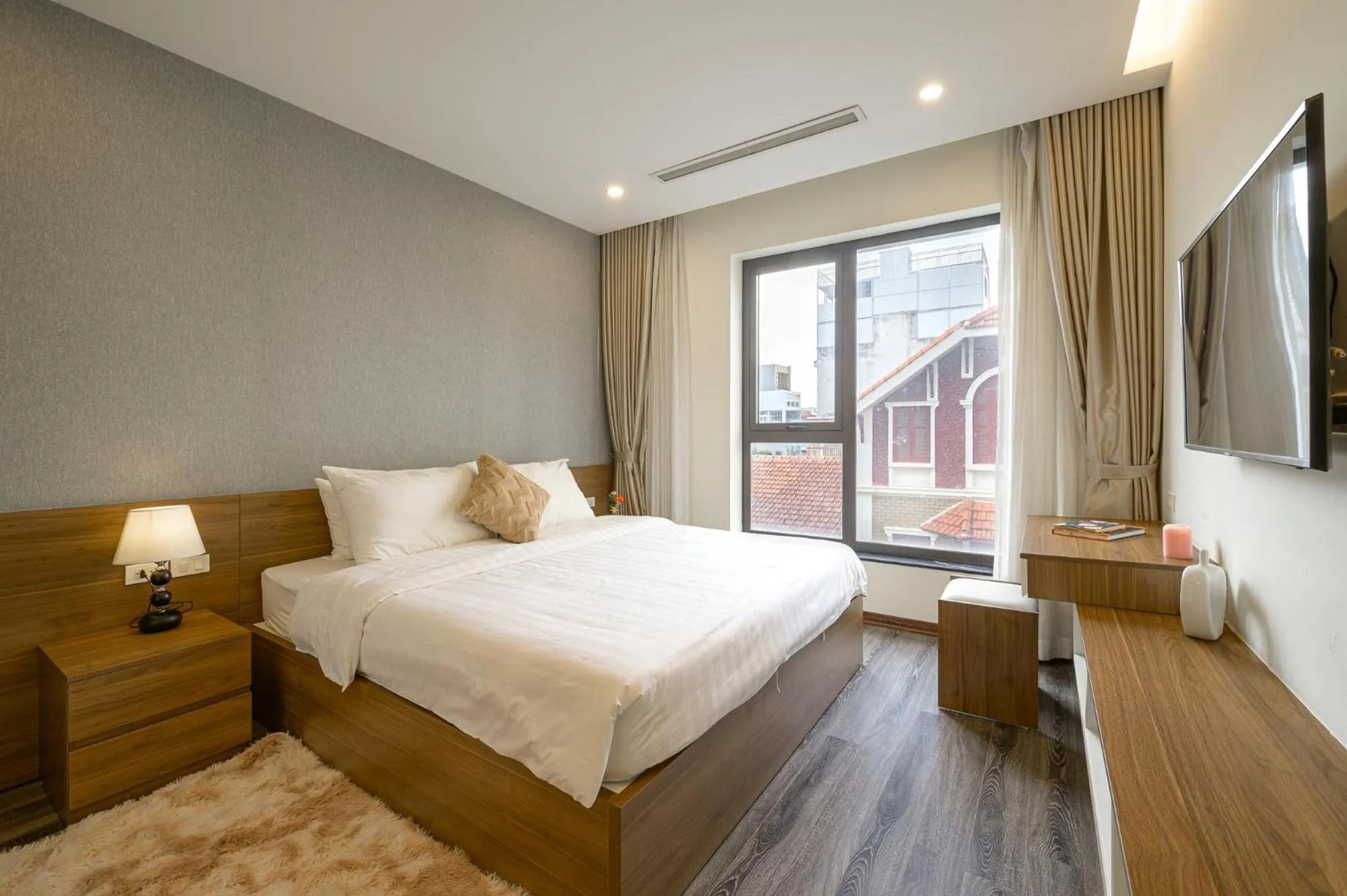 Bedroom, Bed in Luxe Paradise Suites Tay Ho