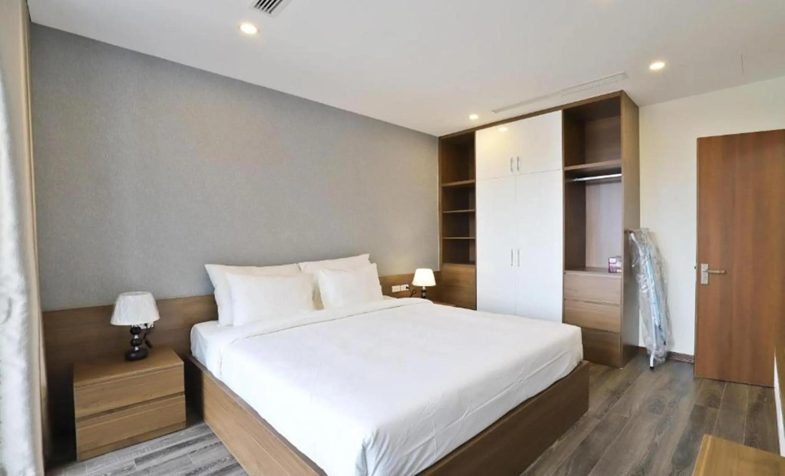 Bedroom, Bed in Luxe Paradise Suites Tay Ho