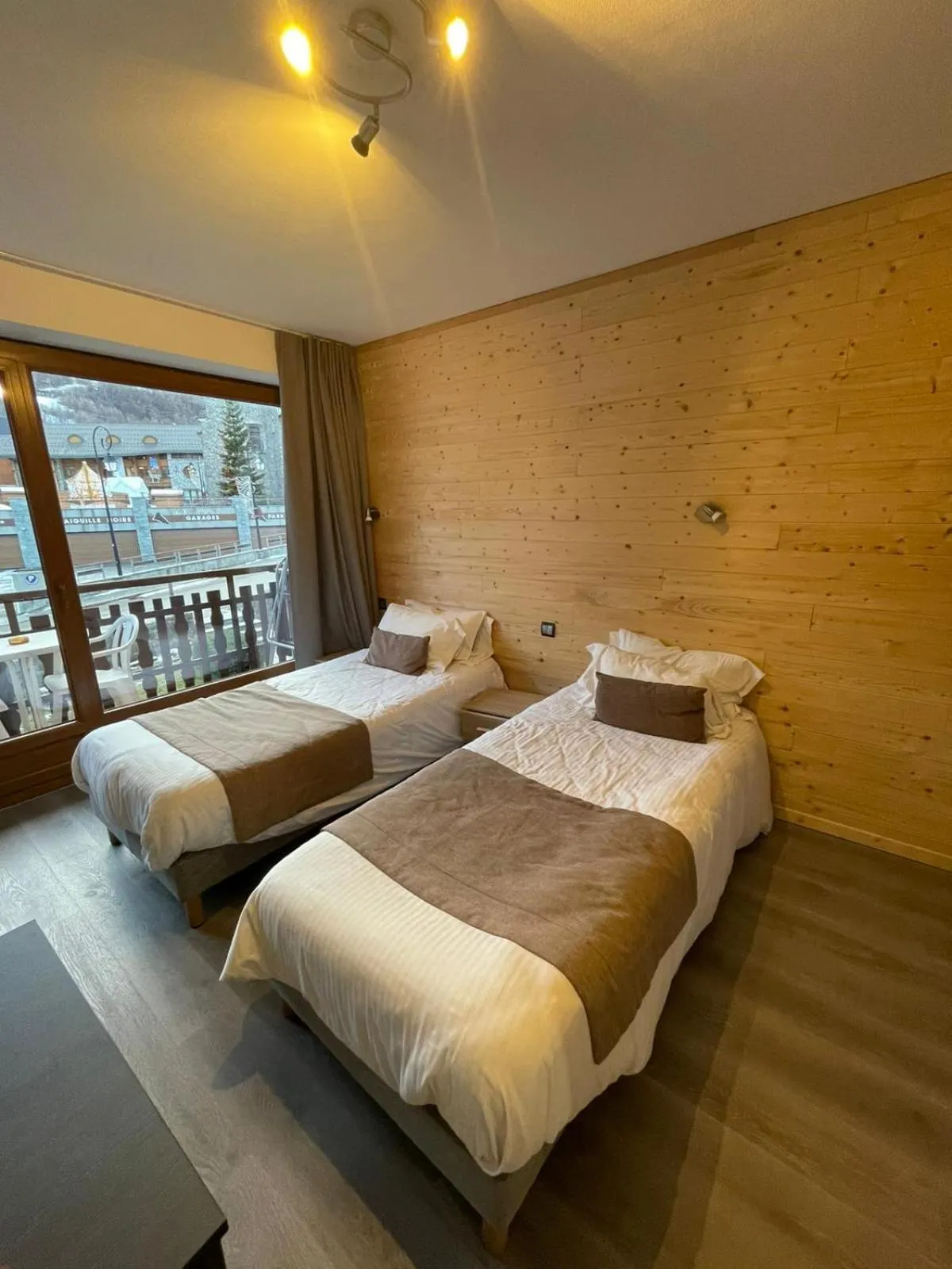 Bed in Aiguille Noire