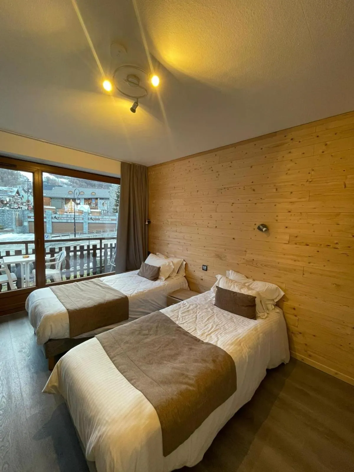Bed in Aiguille Noire
