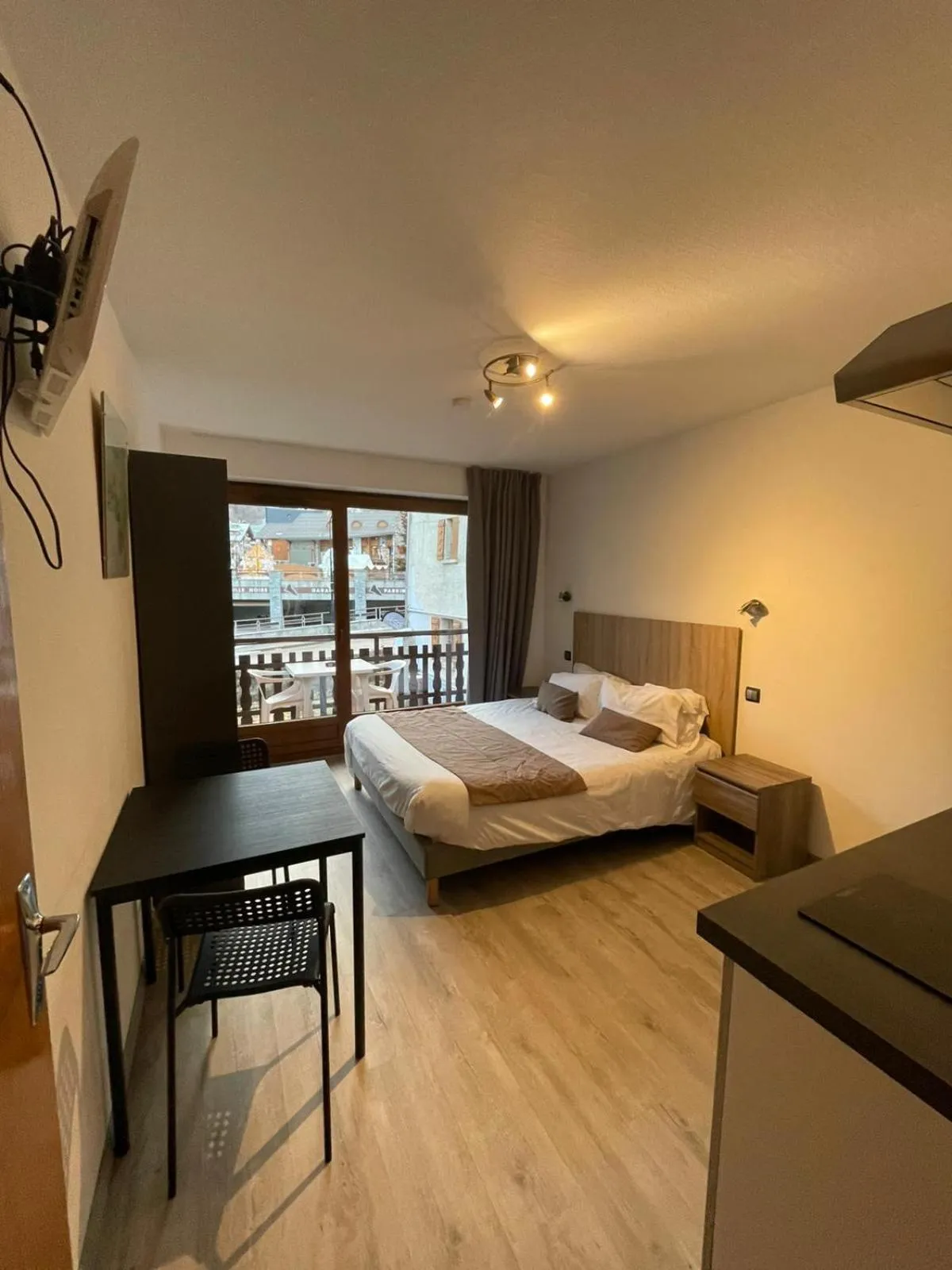 Bed in Aiguille Noire