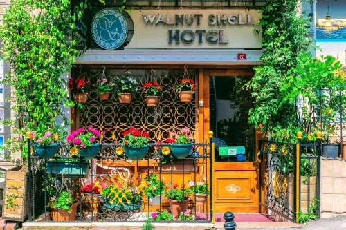 Walnut Shell Hotel