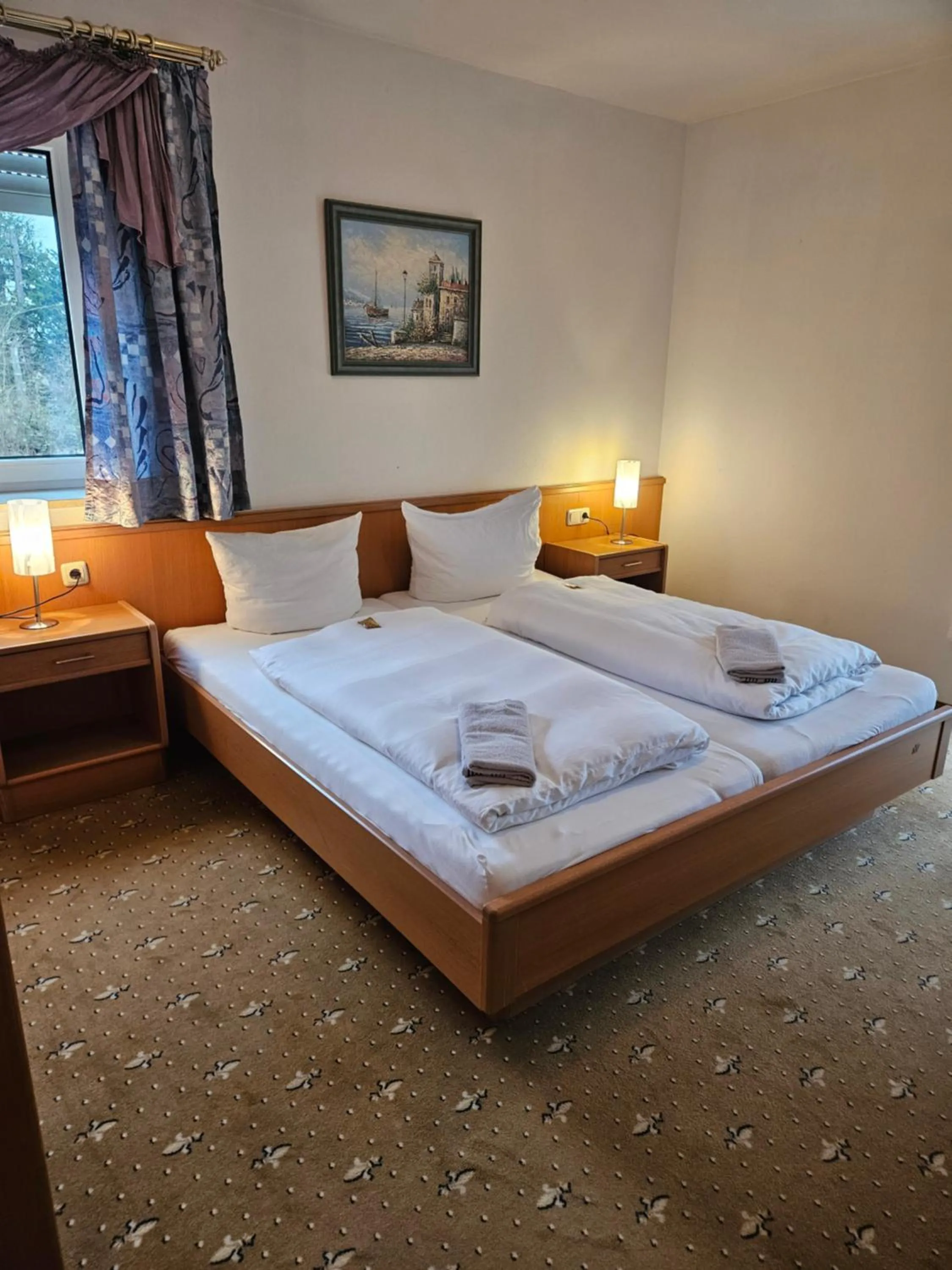 Bedroom, Bed in Hotel BURGWALD