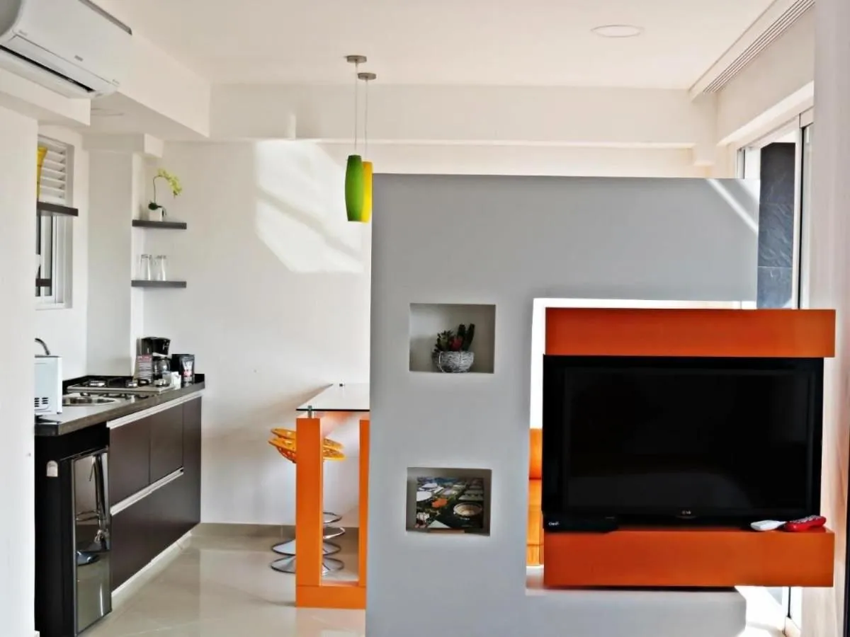 TV and multimedia in Hotel Piaro In Suites