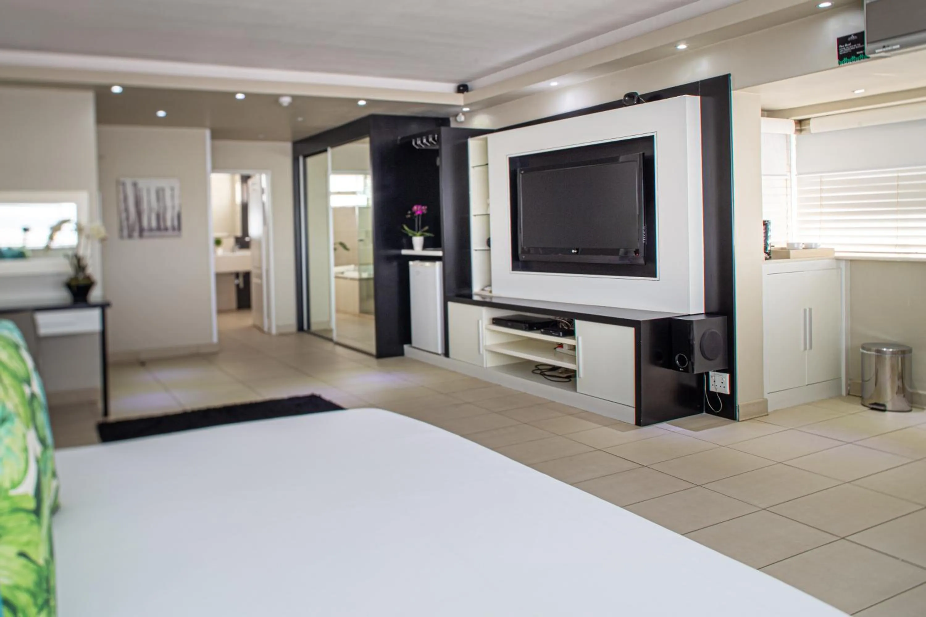 TV and multimedia, Bed in Villa San Giovanni Accommodation