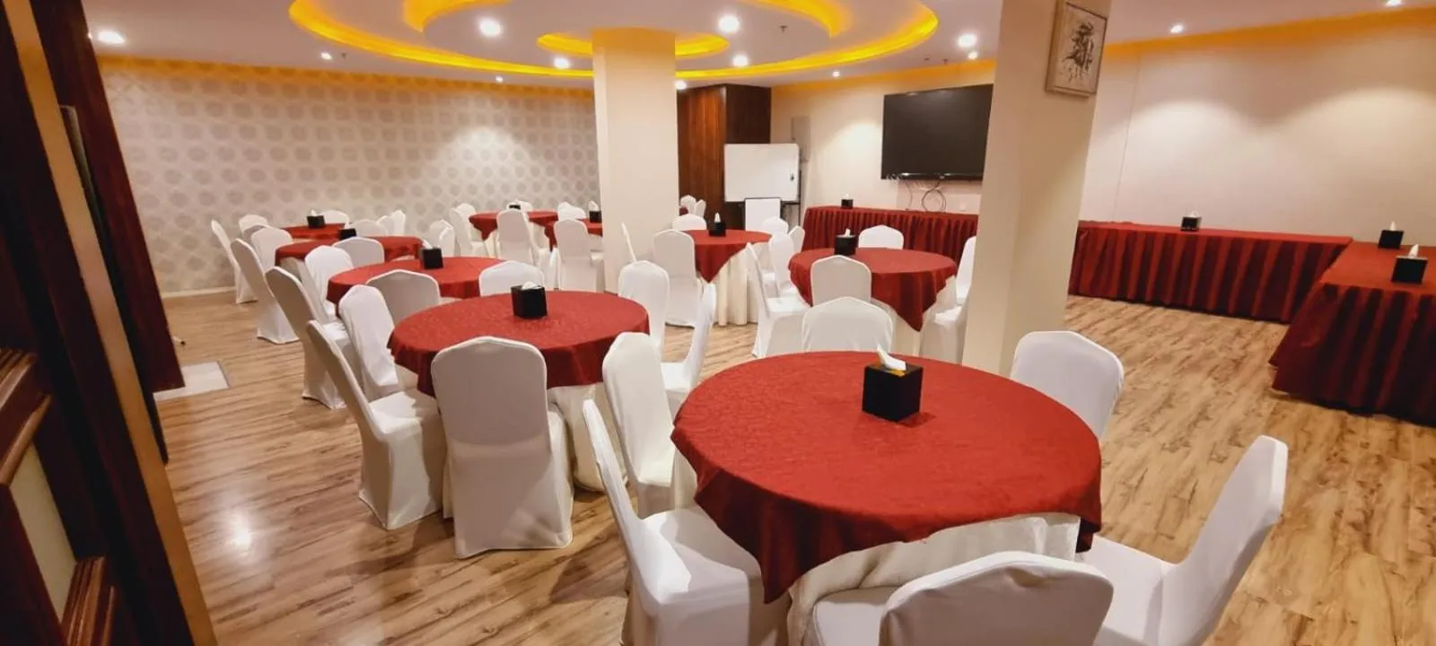 Restaurant/places to eat in رؤوم ان للشقق الفندقية-Raoum Inn Hotel Apartments