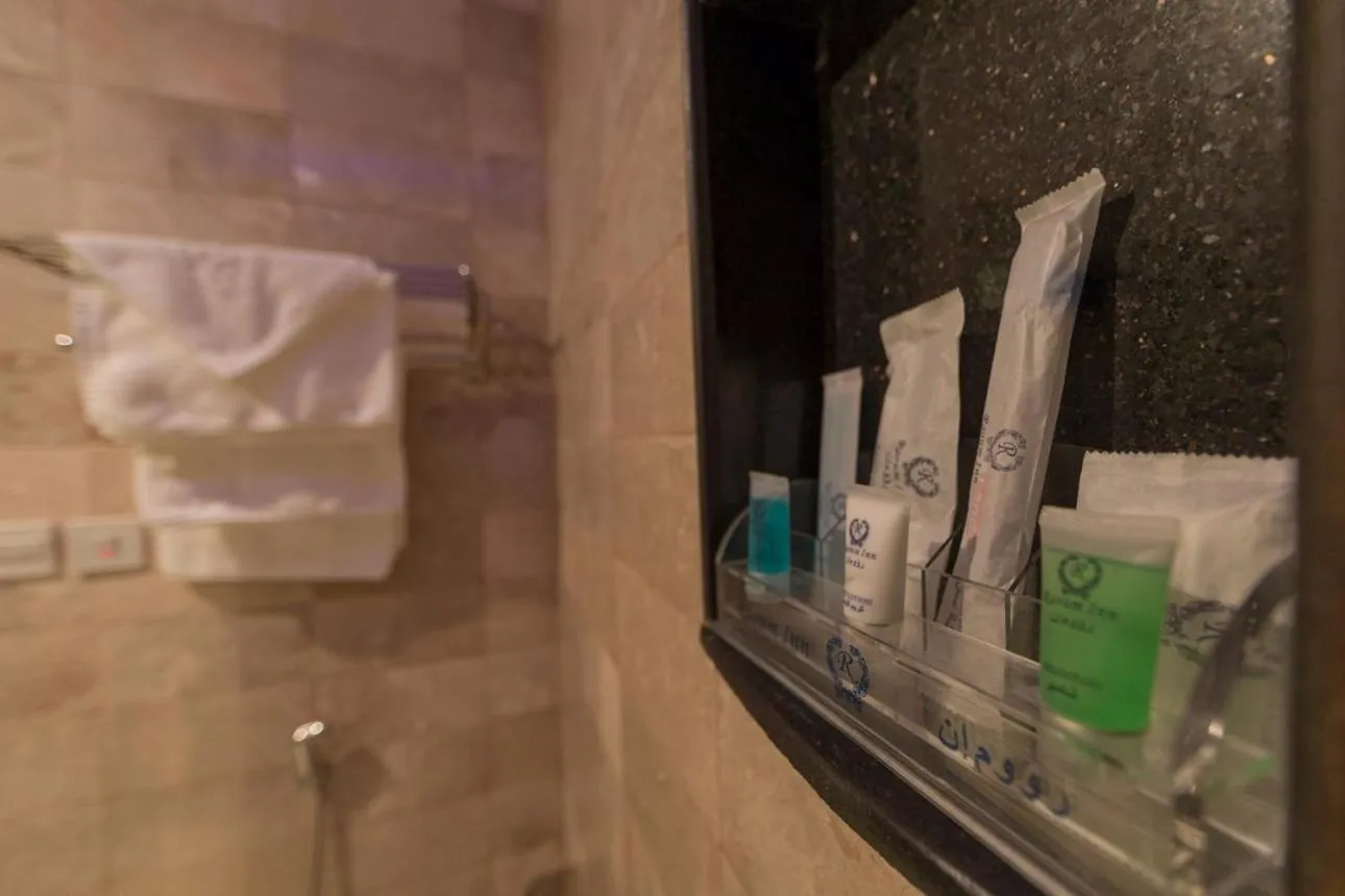 Bathroom in رؤوم ان للشقق الفندقية-Raoum Inn Hotel Apartments