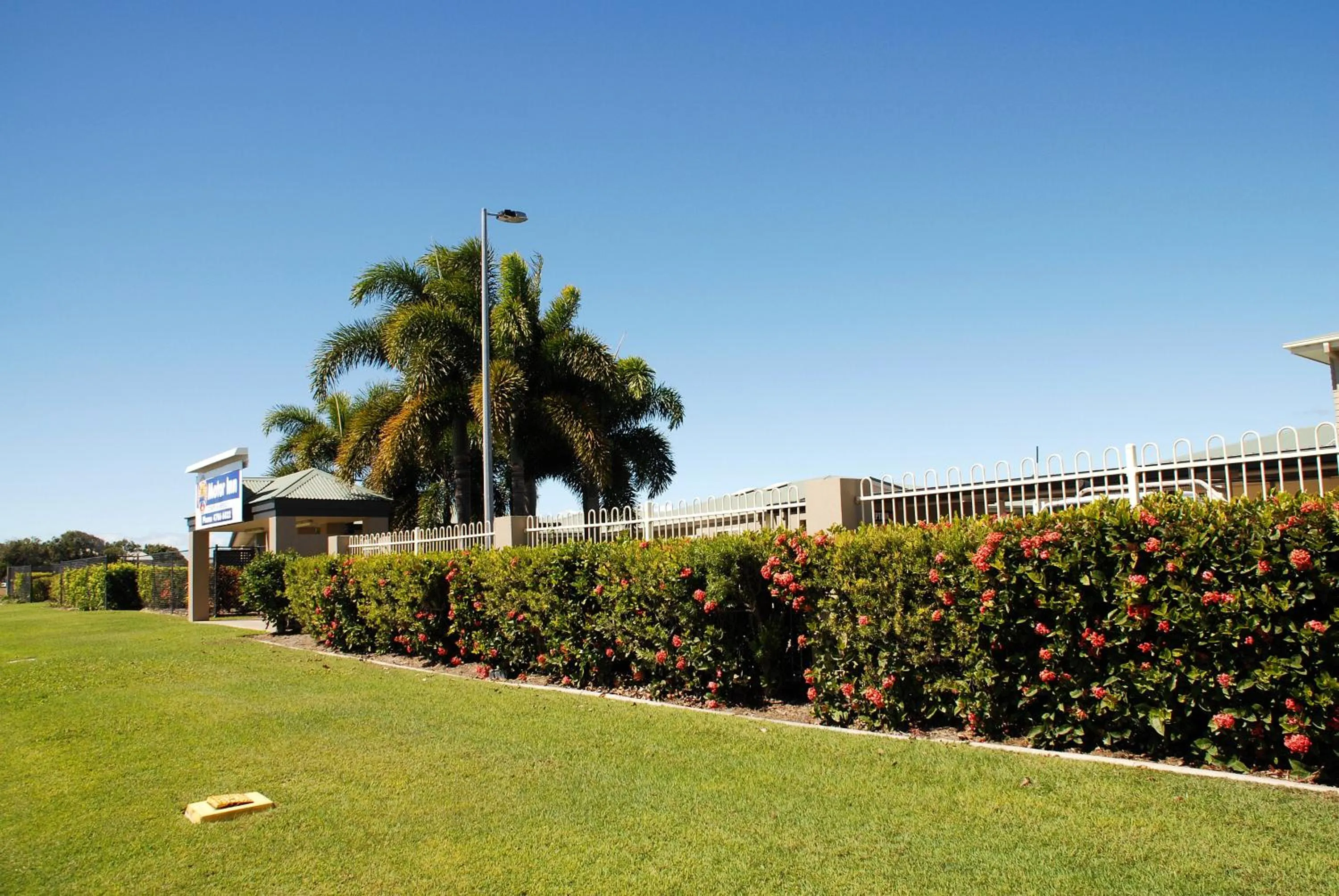 Facade/entrance in Port Denison Motor Inn