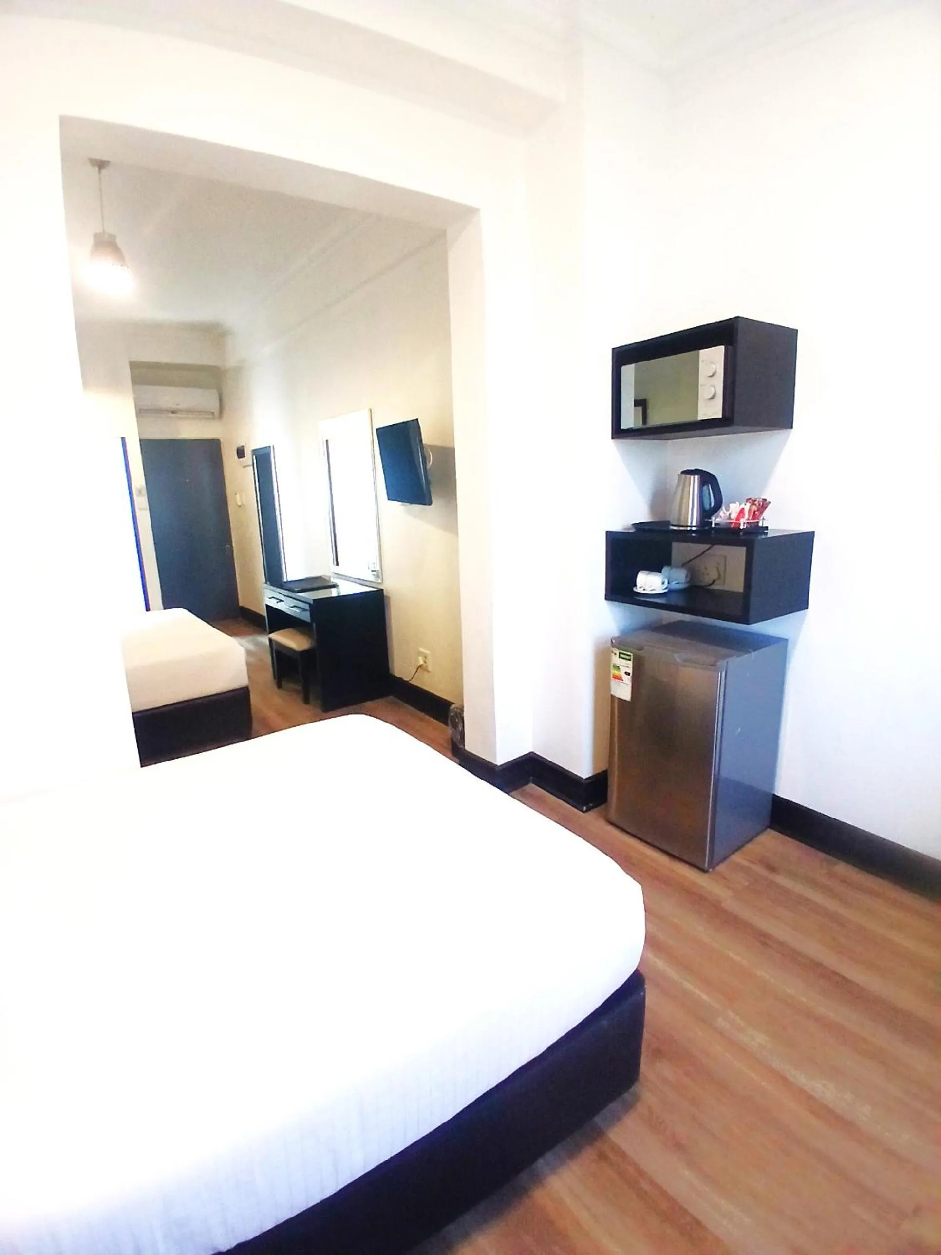 Coffee/tea facilities, Bed in Parade Hotel