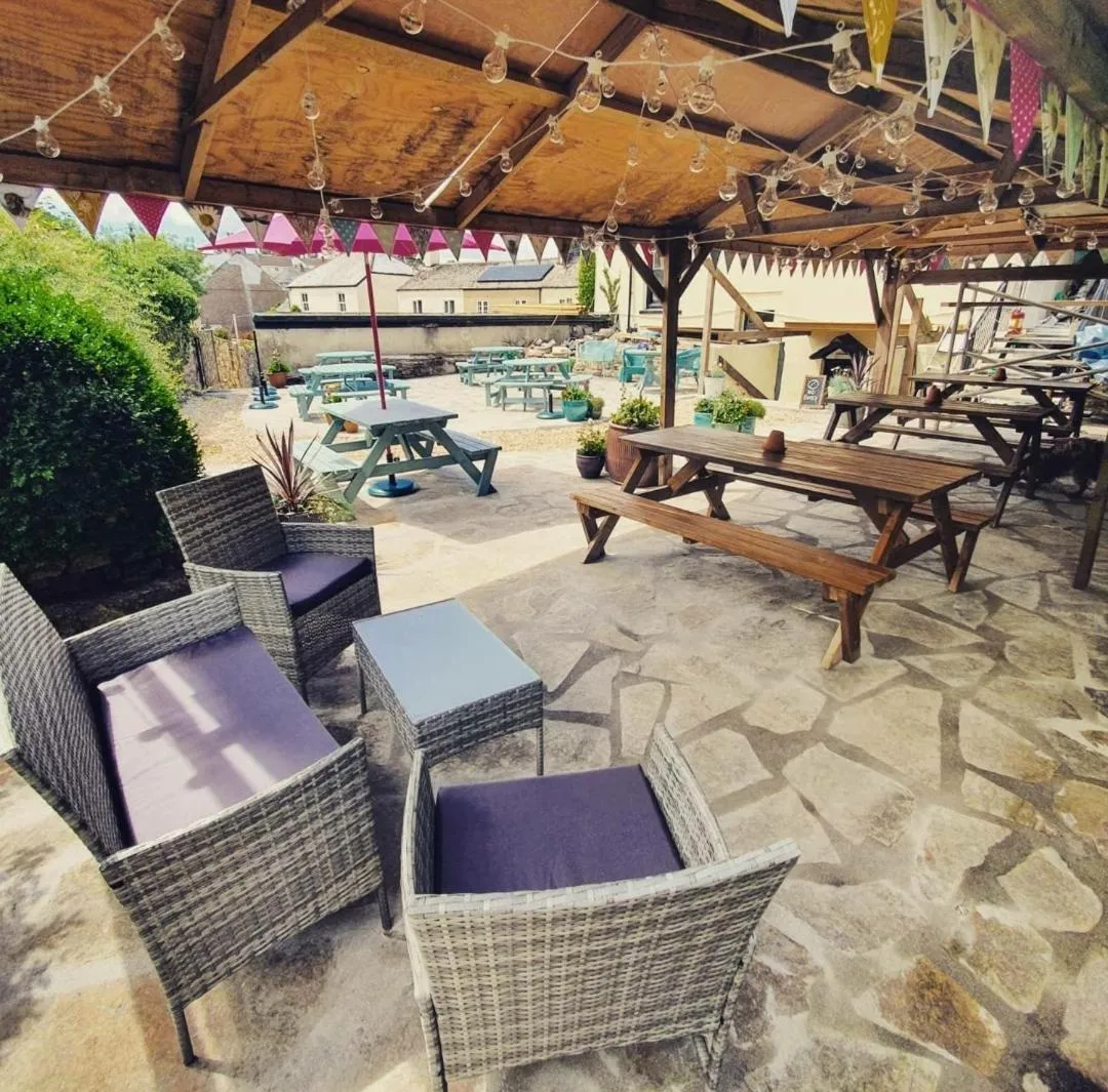 Patio in The Walkhampton Inn