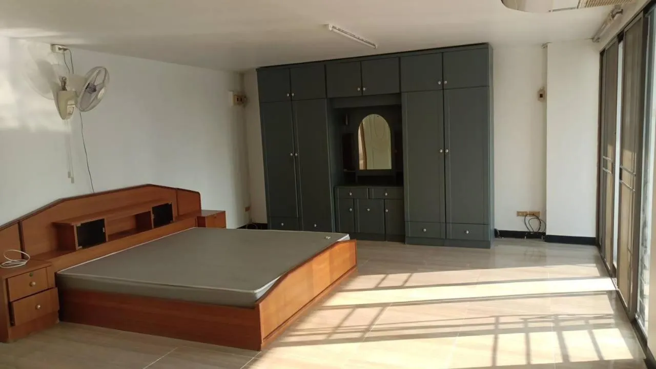 Bed in Sathitsit Mansion