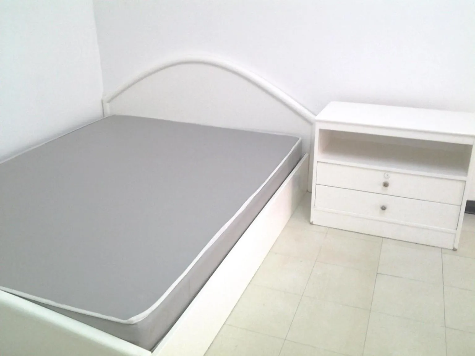 Bed in Sathitsit Mansion