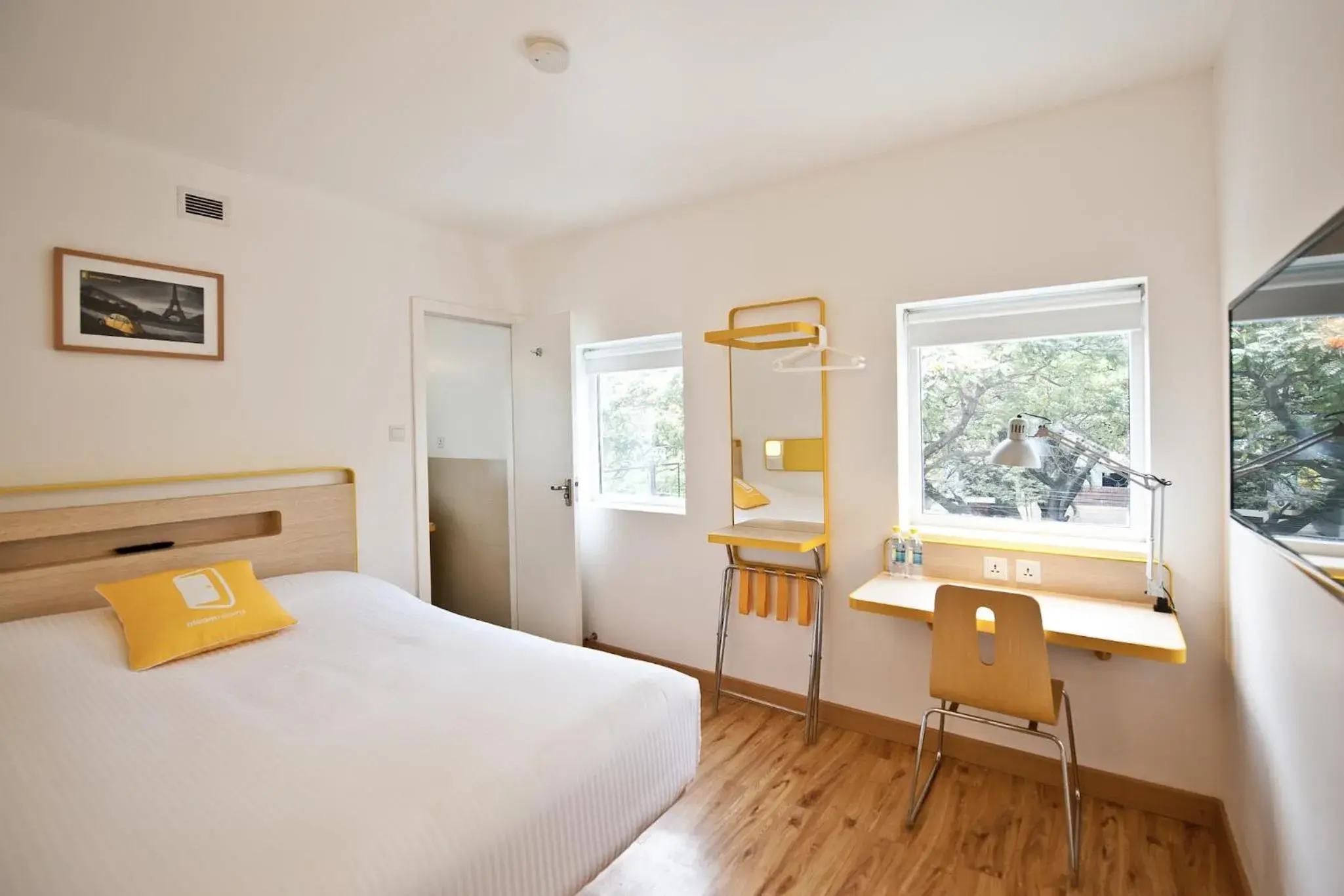 Bedroom, Bed in bloomrooms @ Indiranagar Bedroom, Bed in bloomrooms @ Indiranagar