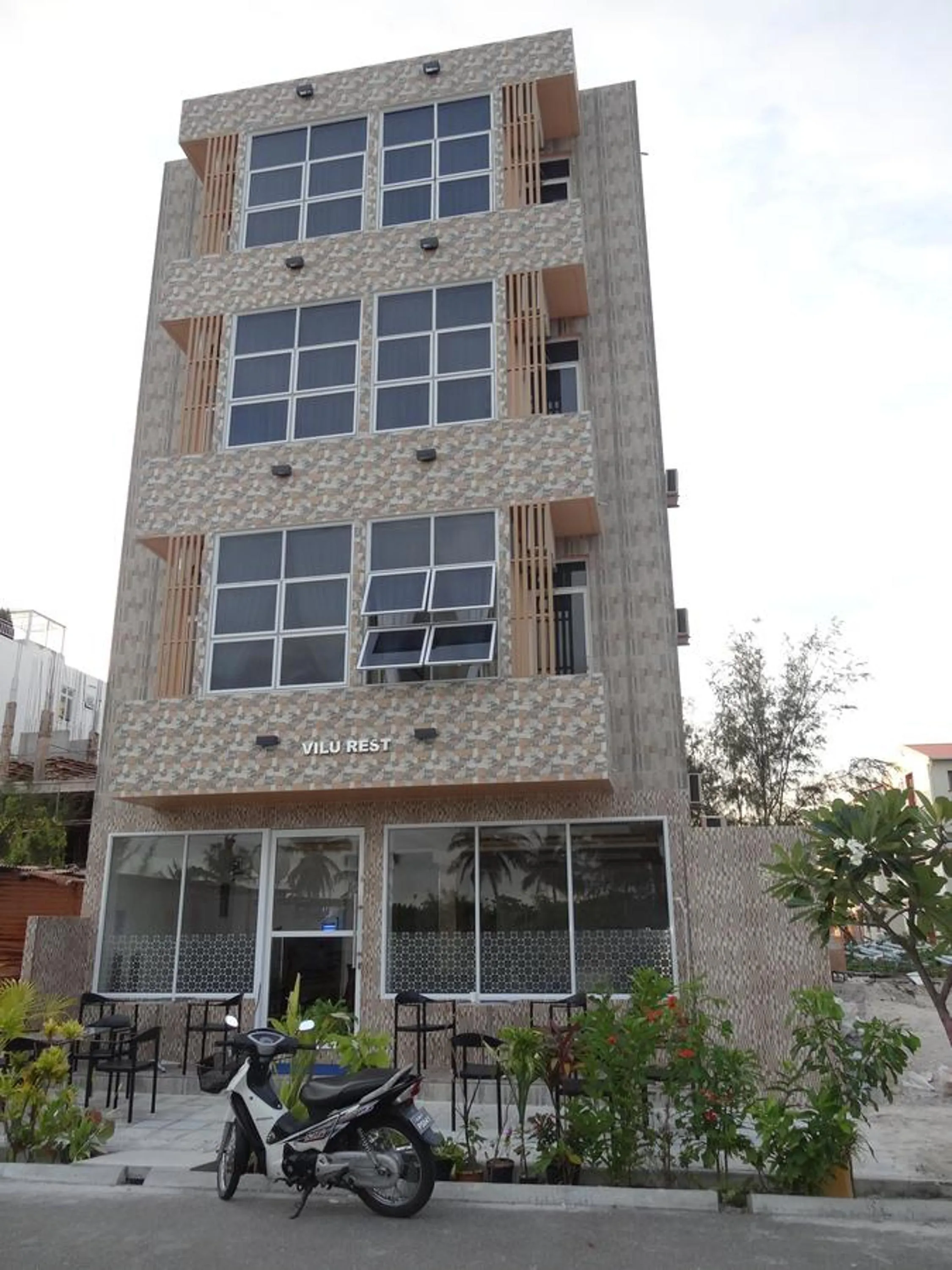 Facade/entrance in Vilu Rest