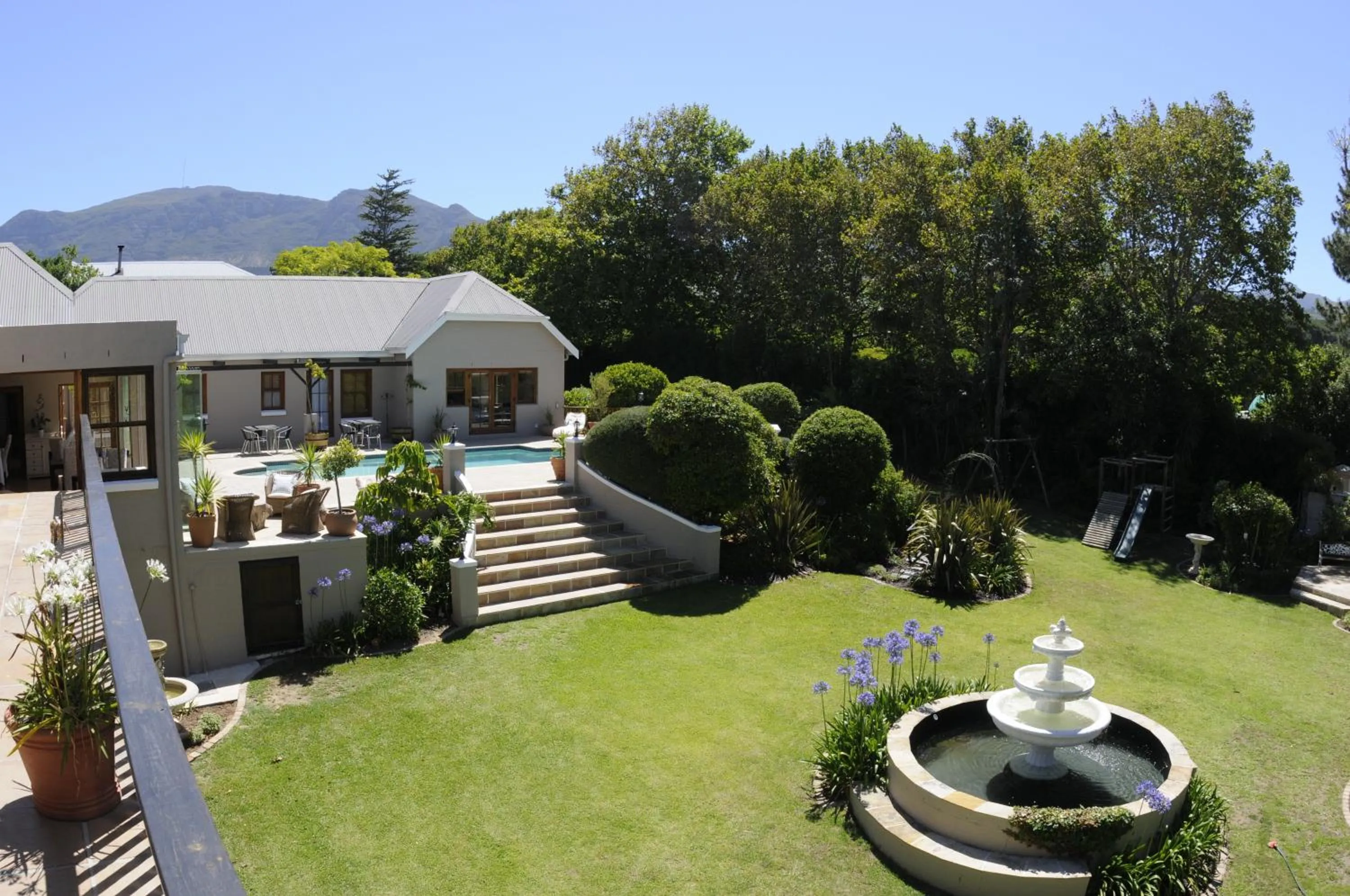 Facade/entrance in Summit Place Guesthouse