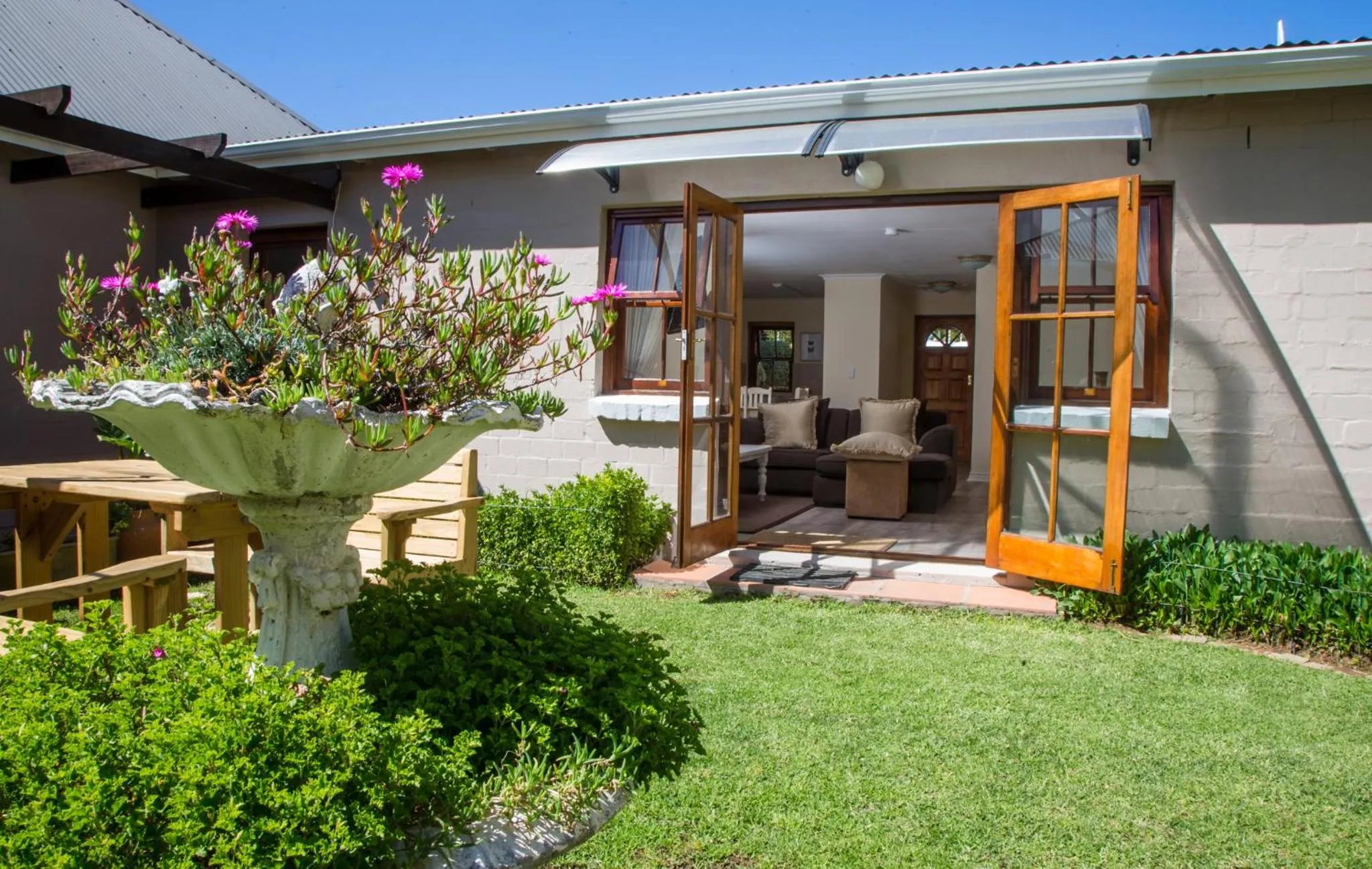 Garden in Summit Place Guesthouse