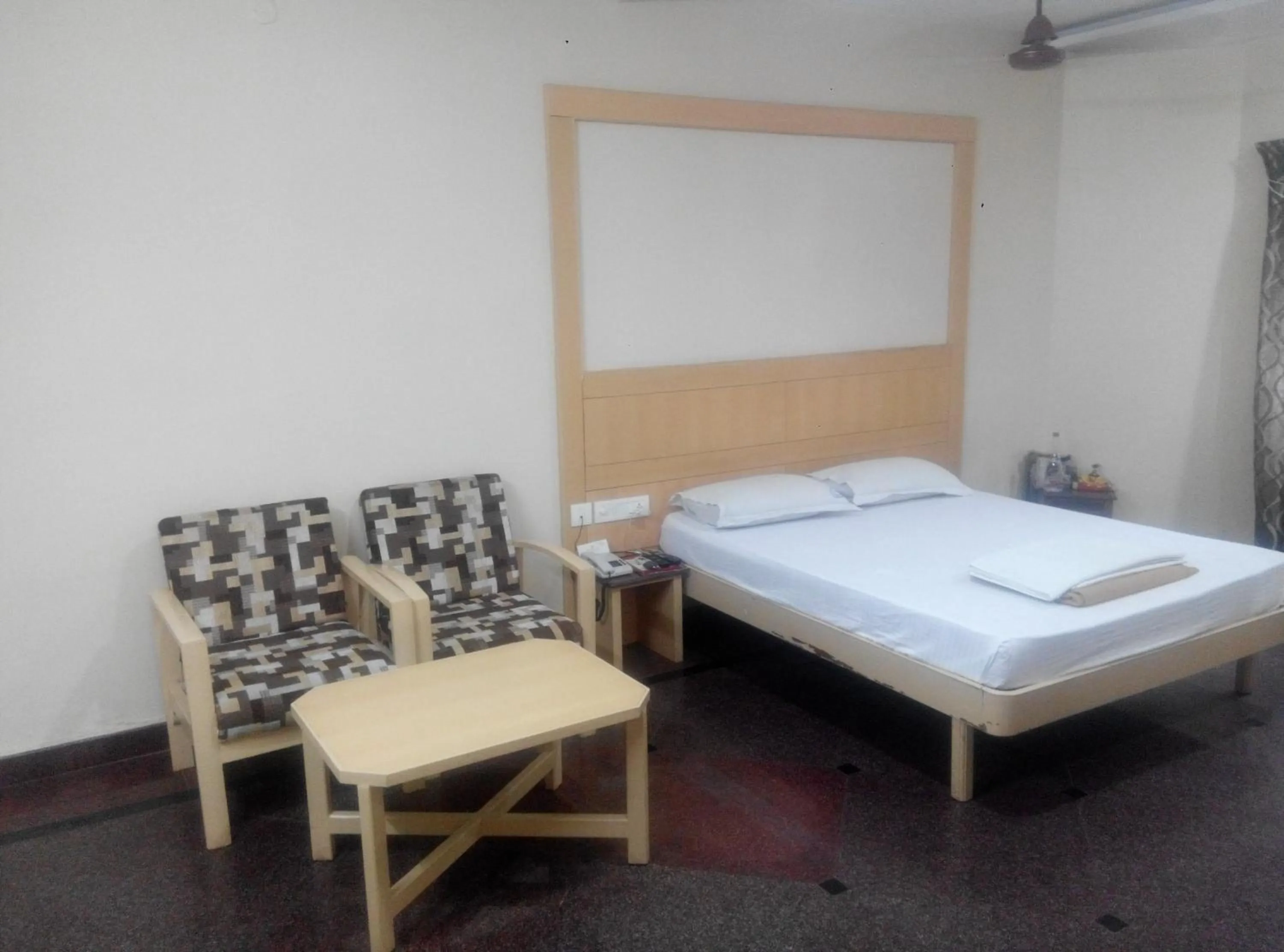 Bed in Raj classic inn