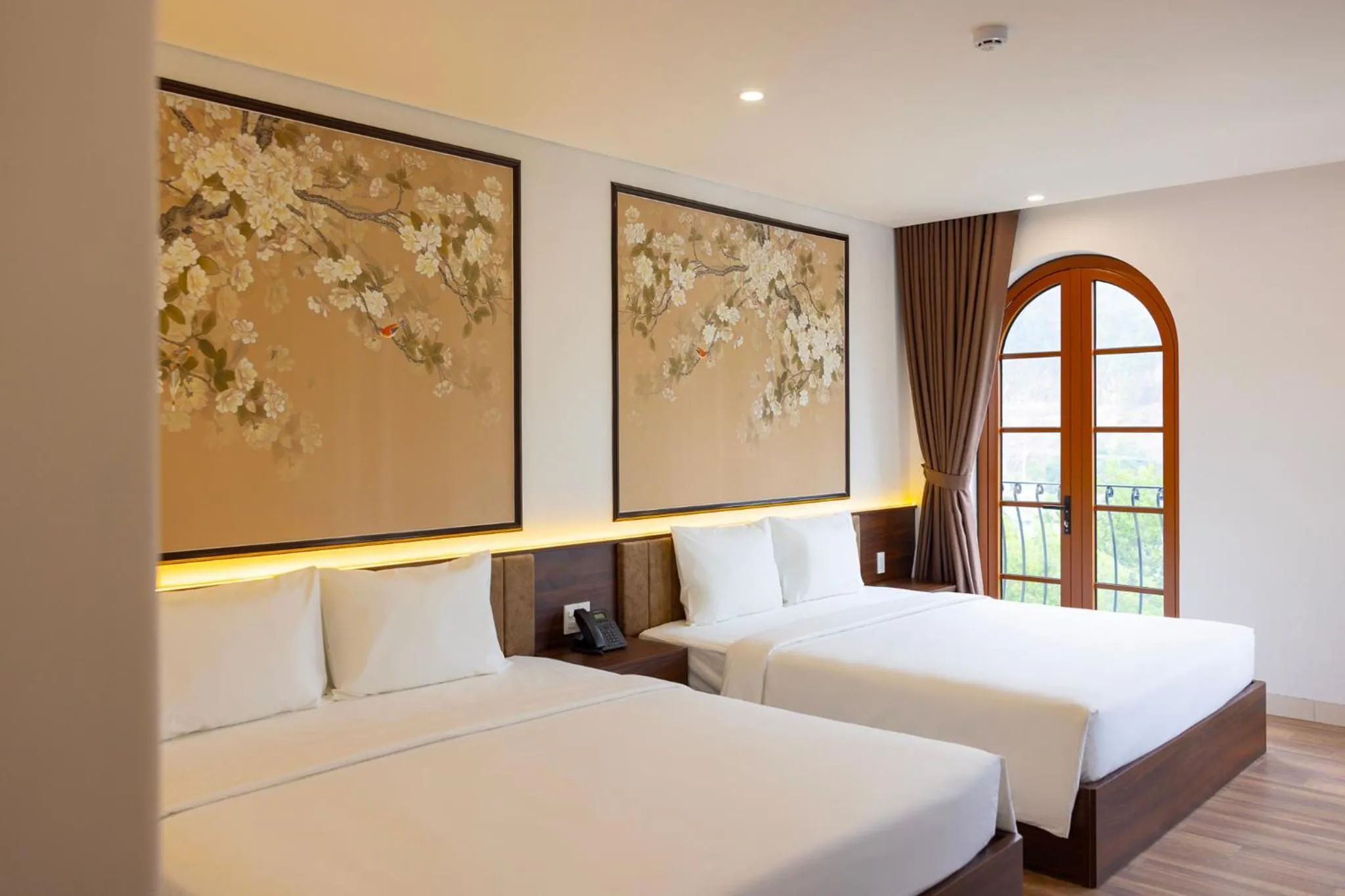 Bedroom, Bed in Royal Hotel Phu Quoc 2