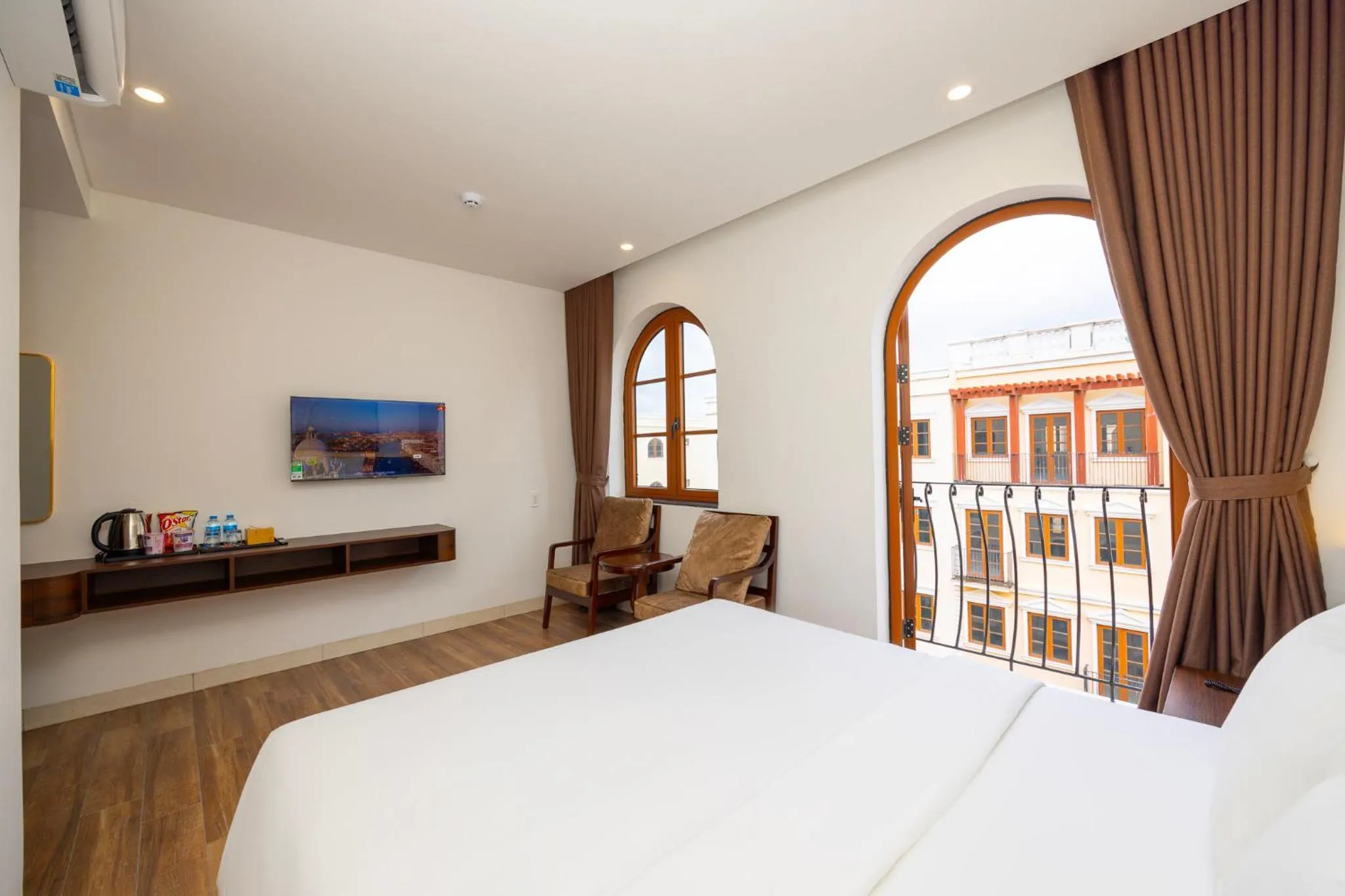 View (from property/room), Bed in Royal Hotel Phu Quoc 2