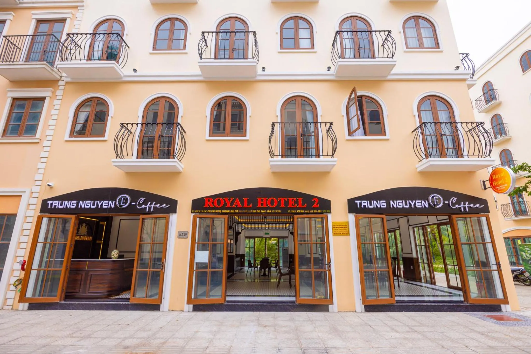 concierge in Royal Hotel Phu Quoc 2