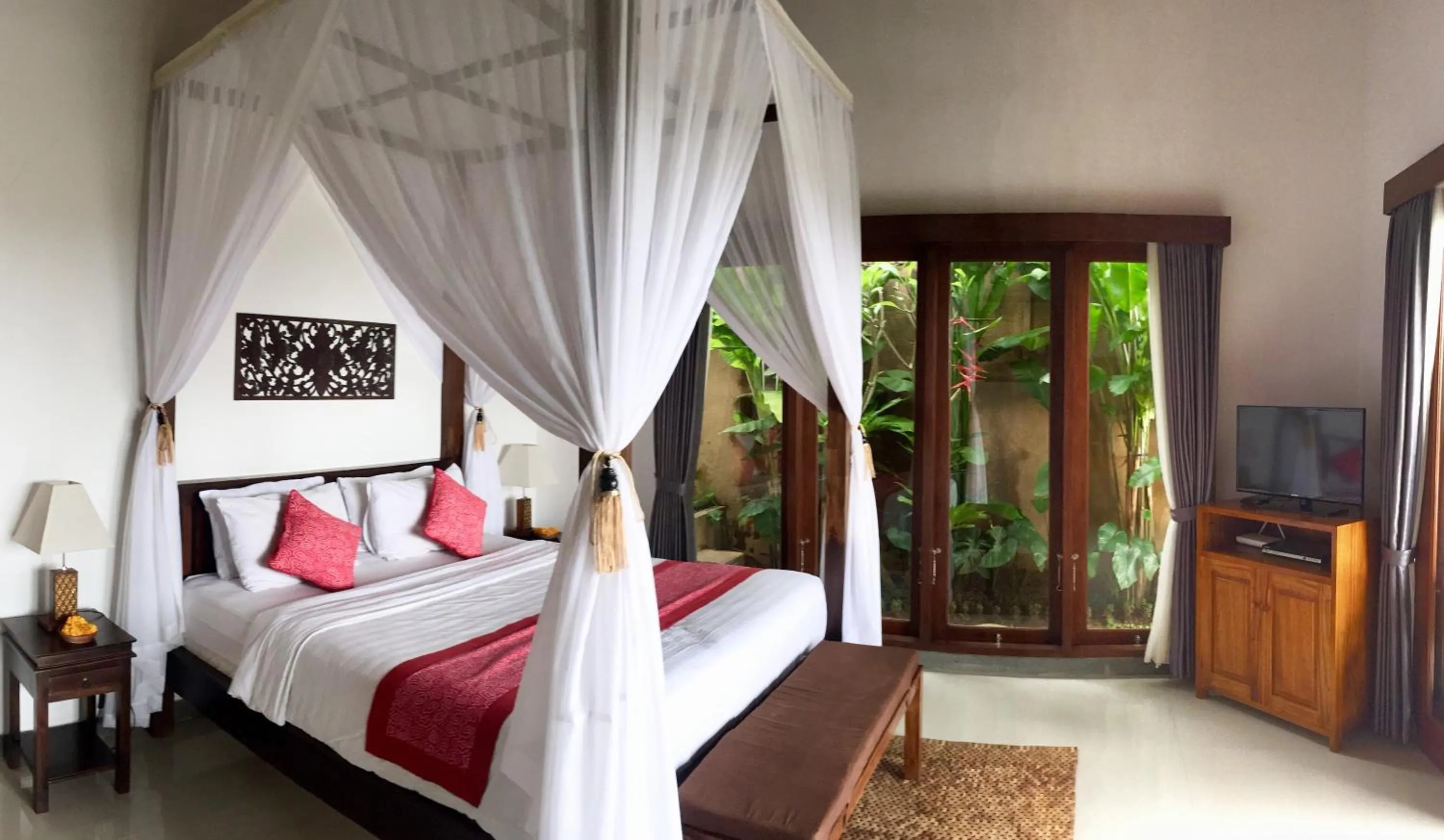 TV and multimedia, Bed in Uma Padi Villa