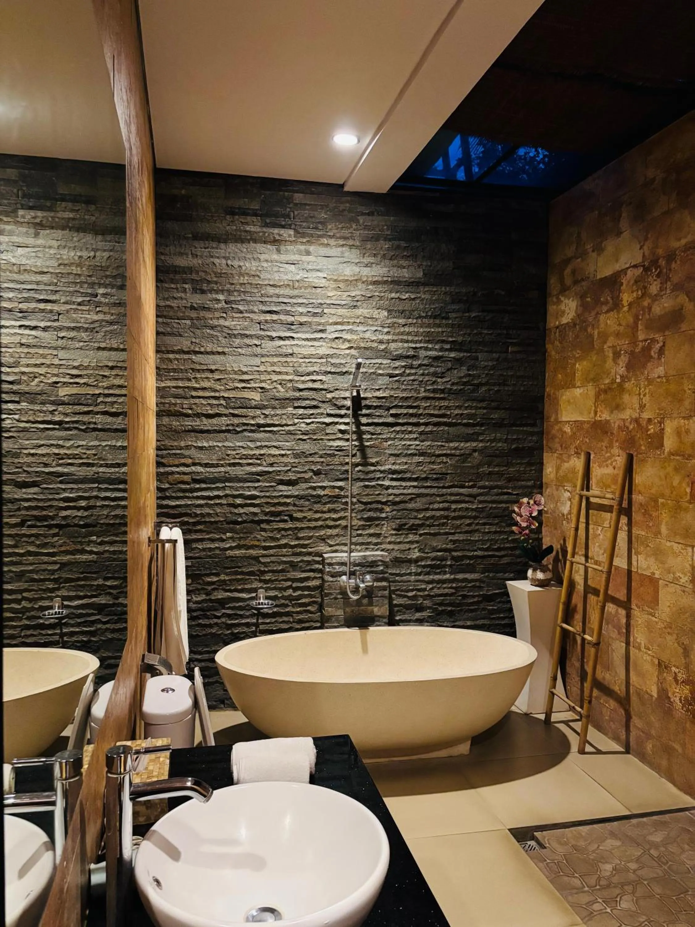 Bathroom in Uma Padi Villa