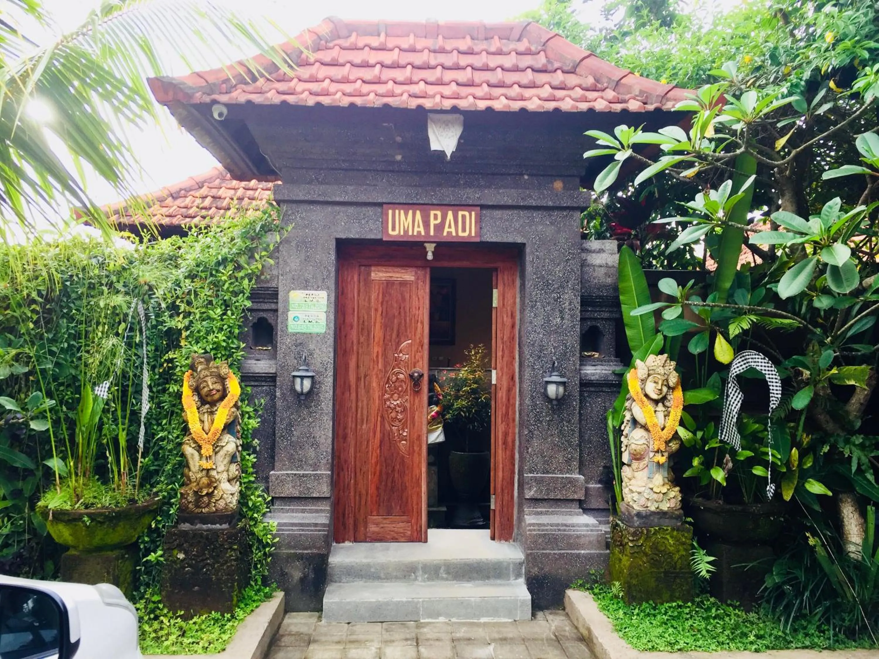 Facade/entrance in Uma Padi Villa
