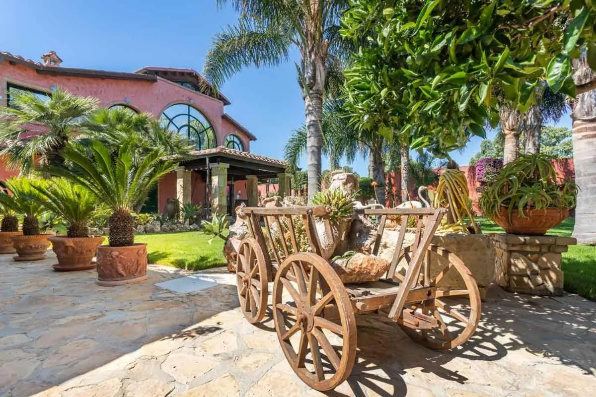 Property building in Villa Flumini