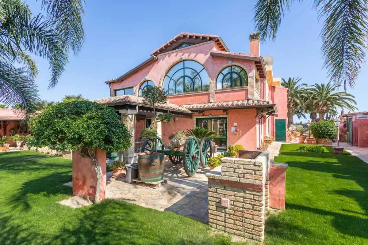 Property building in Villa Flumini