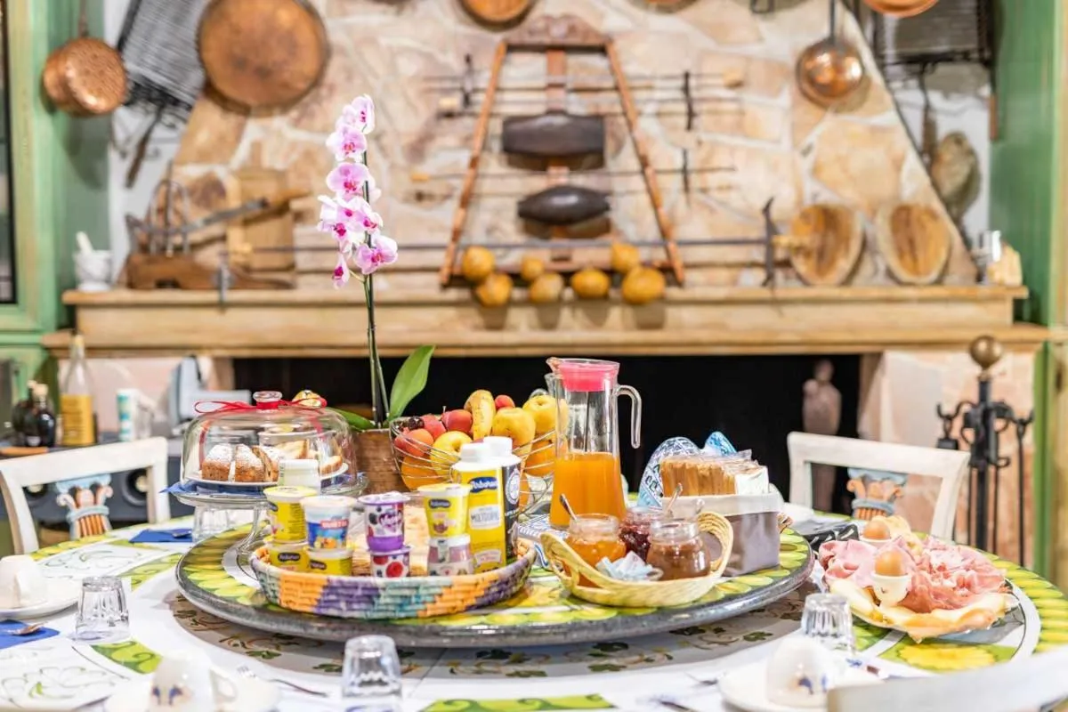 Breakfast in Villa Flumini