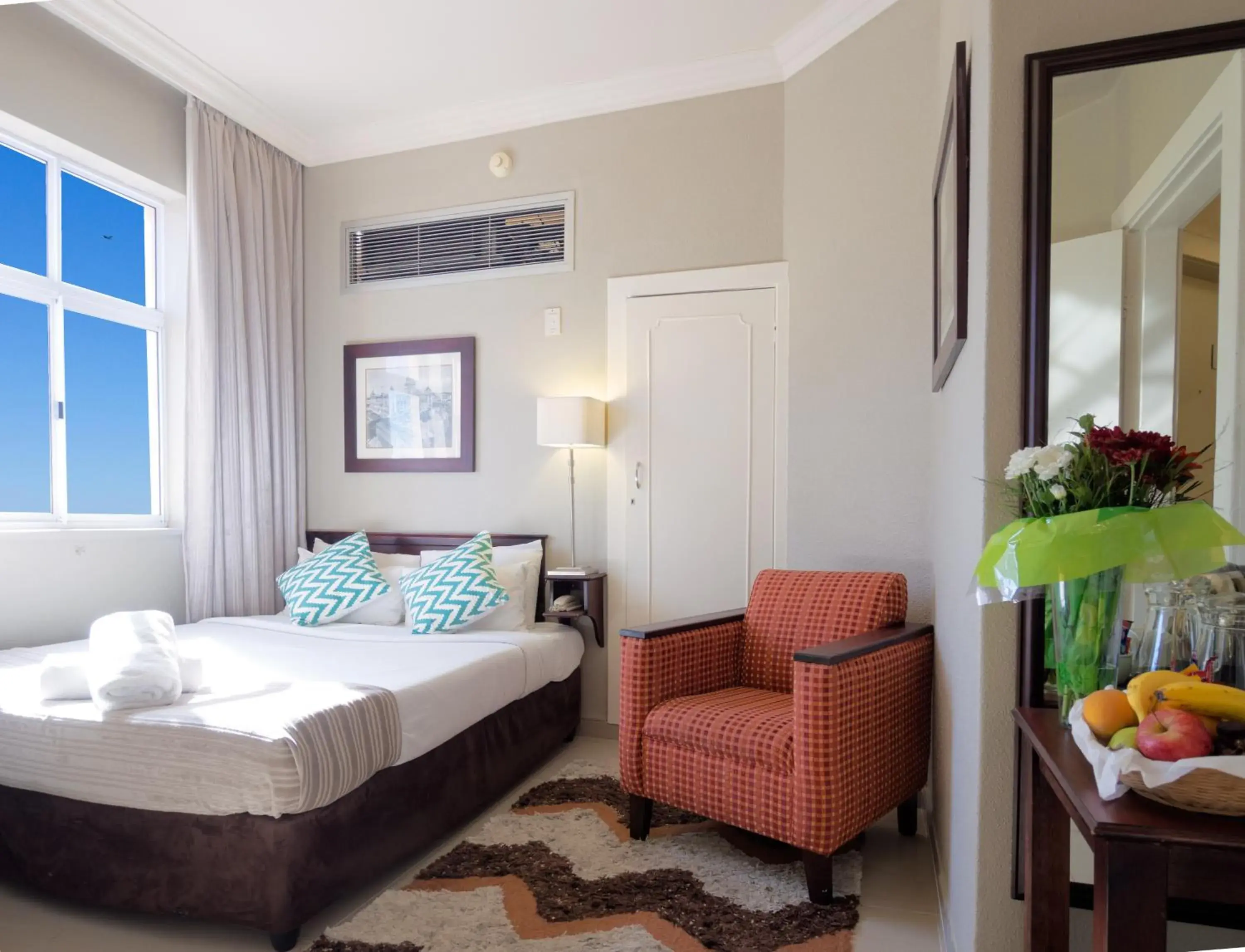 Standard Double Room in Albany Hotel Standard Double Room in Albany Hotel